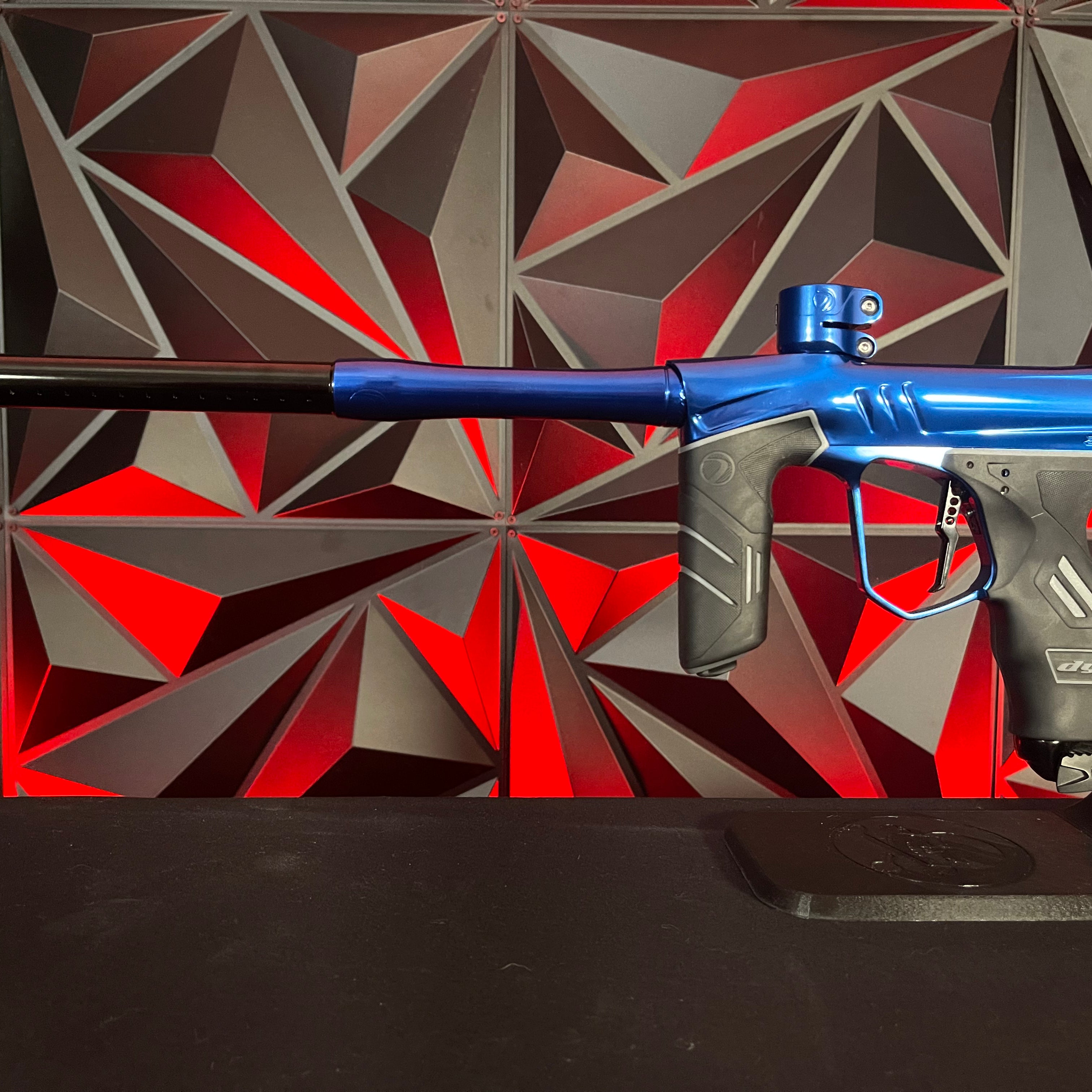 Used Dye DSR+ Paintball Gun - Deep Blue (Polished Blue/Polished Black) w/ IM Pro Kit