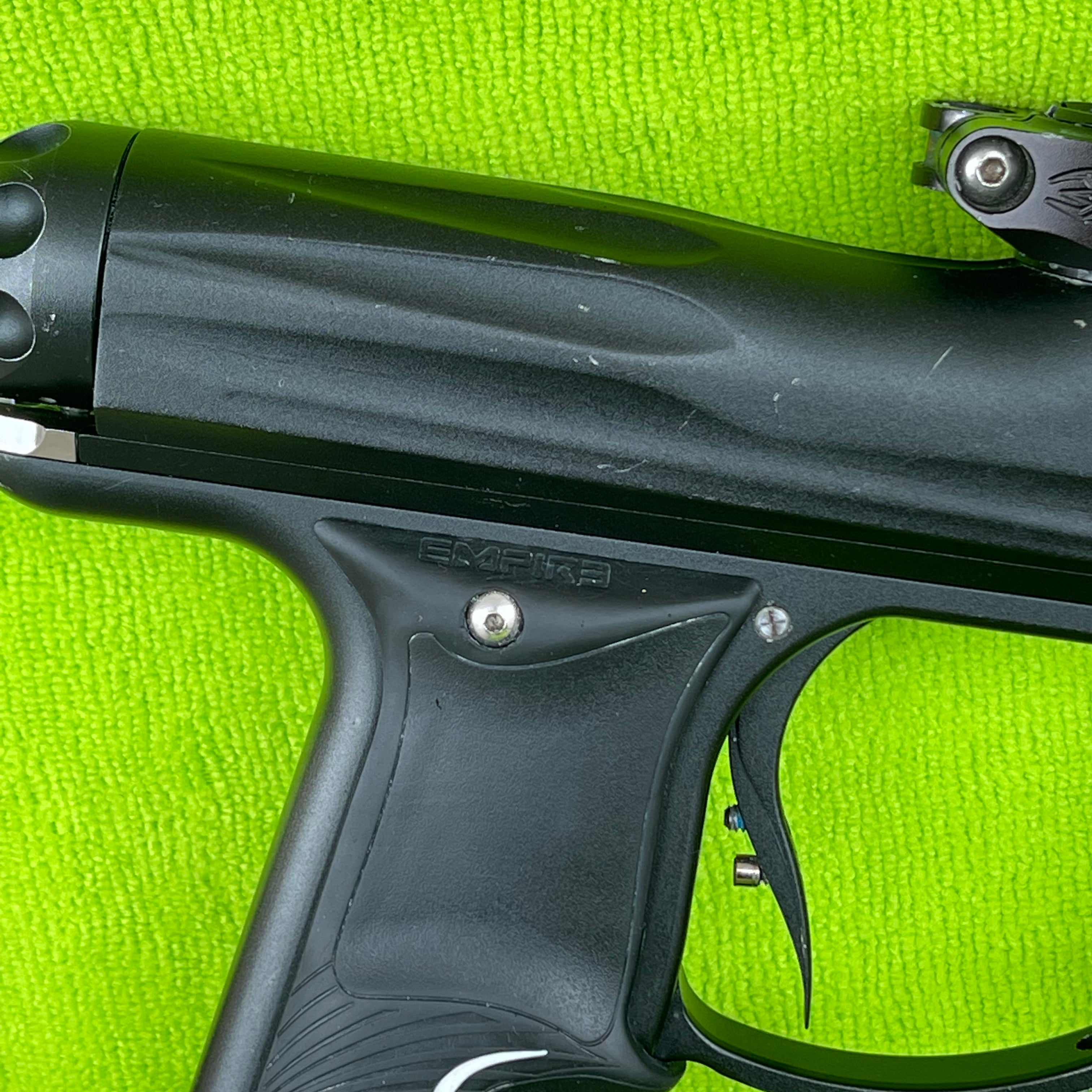 Used Empire Axe Paintball Gun - Black w/ Low rise Feedneck & Exalt Case