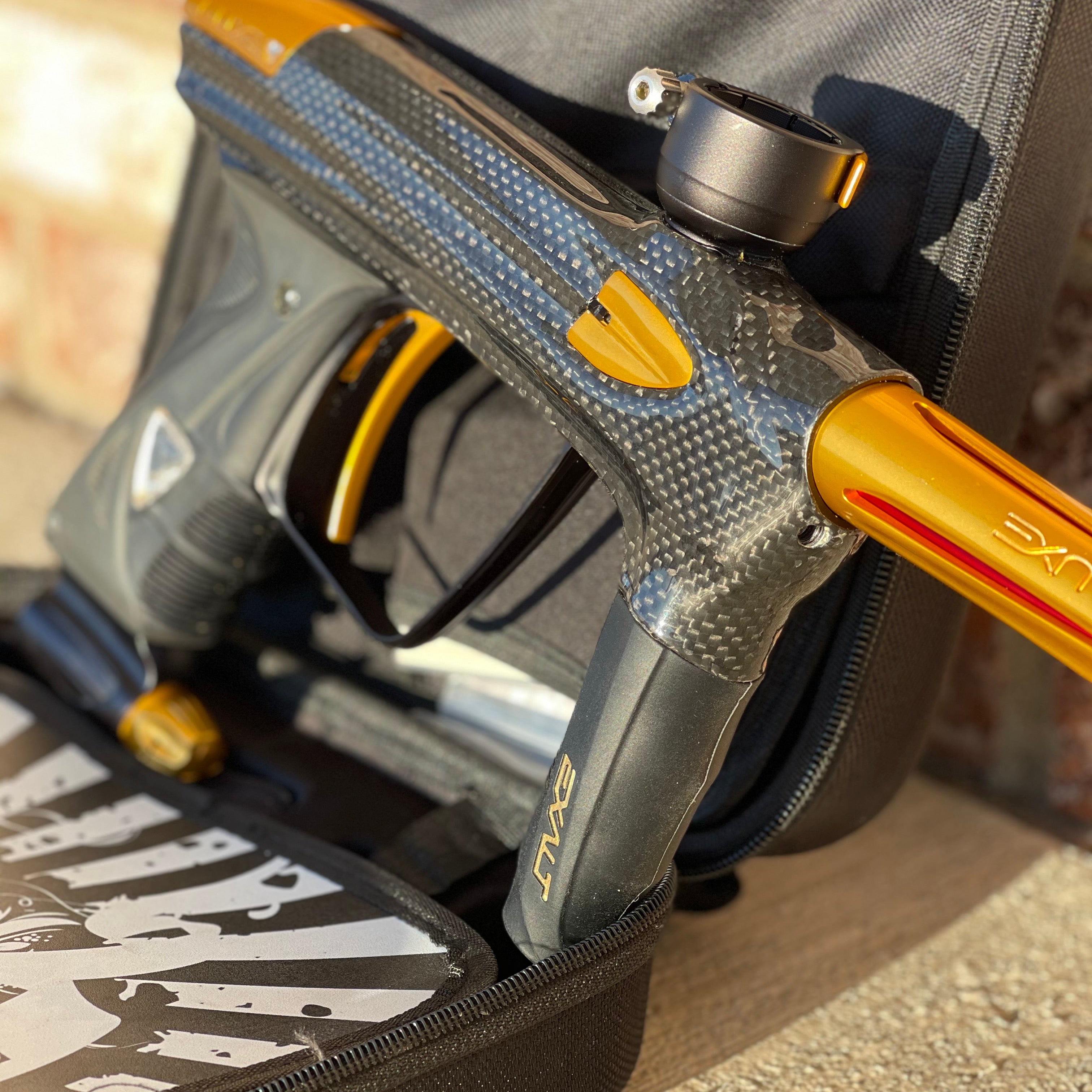Used DLX Luxe 2.0 Oled Paintball Gun - Carbon / Gold