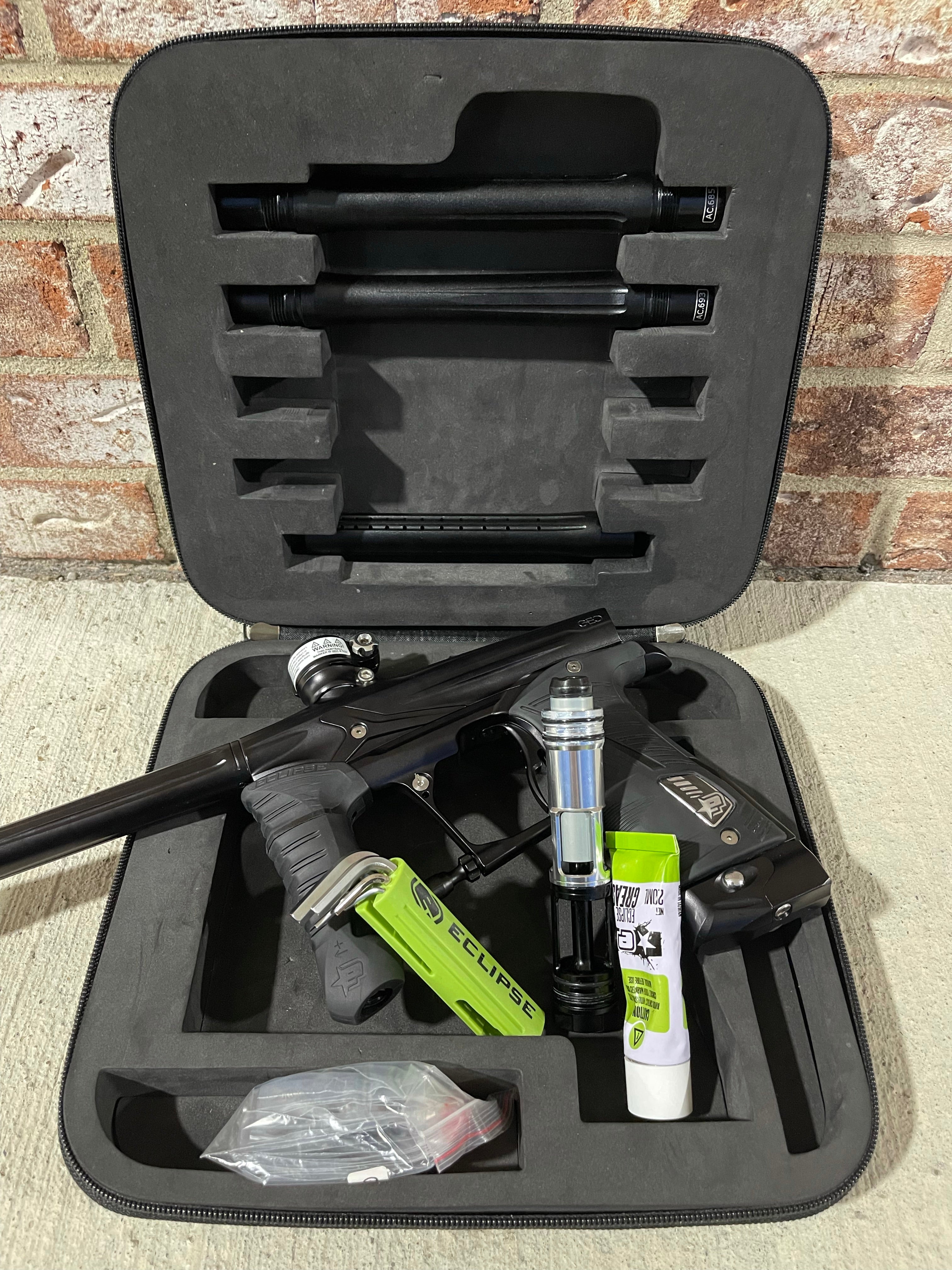 Used Planet Eclipse Geo 3.1 Paintball Gun - Midnight w/ 3 Barrel Back and Extra Barrel Tip