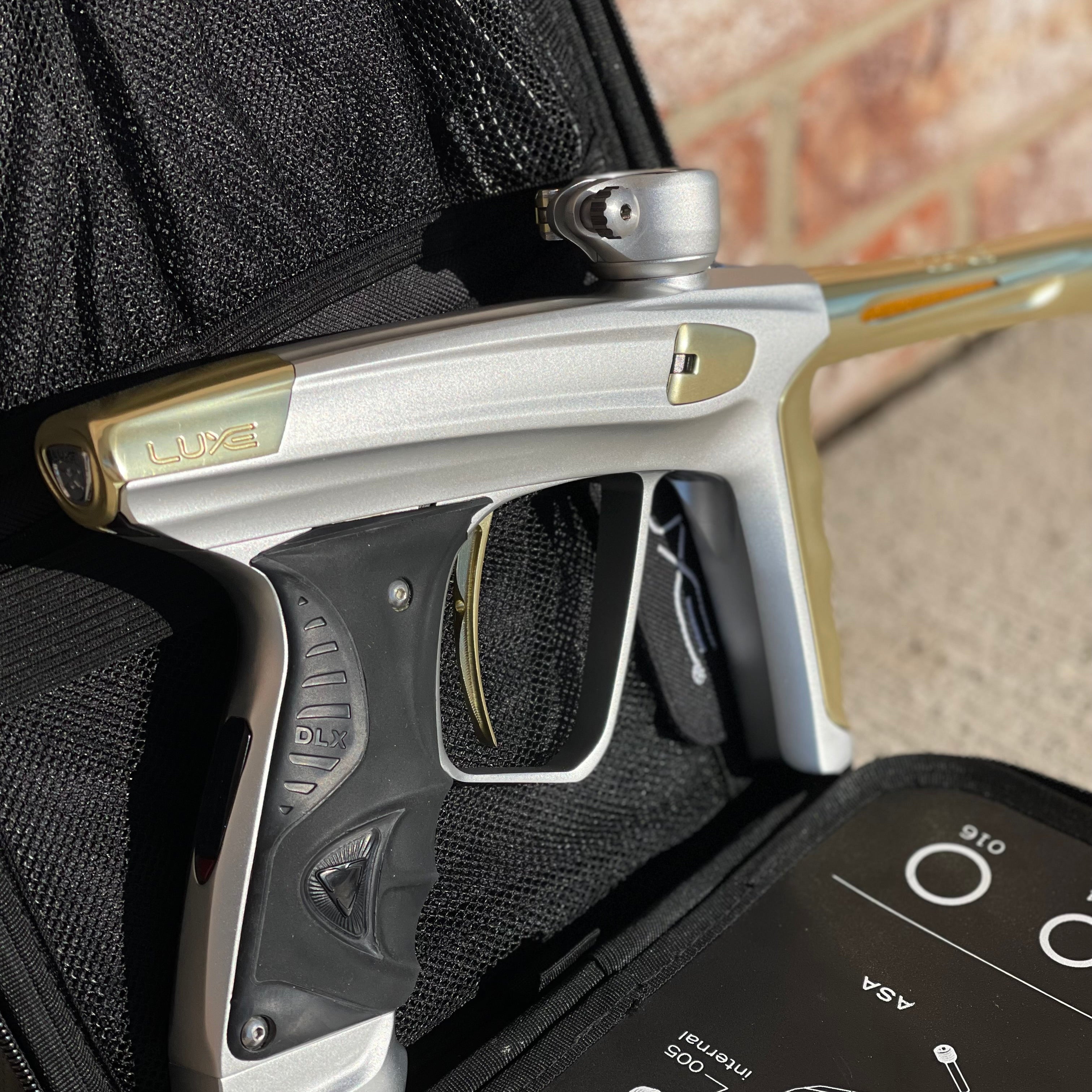 Used DLX Luxe X Paintball Gun - Dust White/Polished Gold