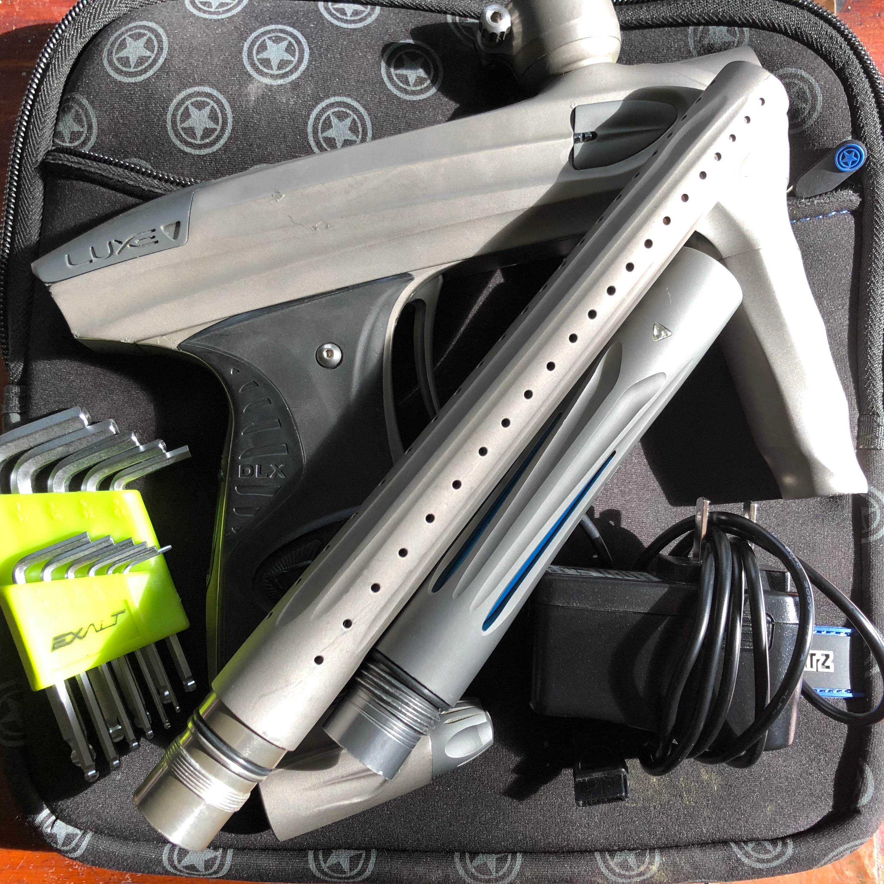 Used Dlx Luxe Oled 1 of 1 full ice coating - bolt and body
