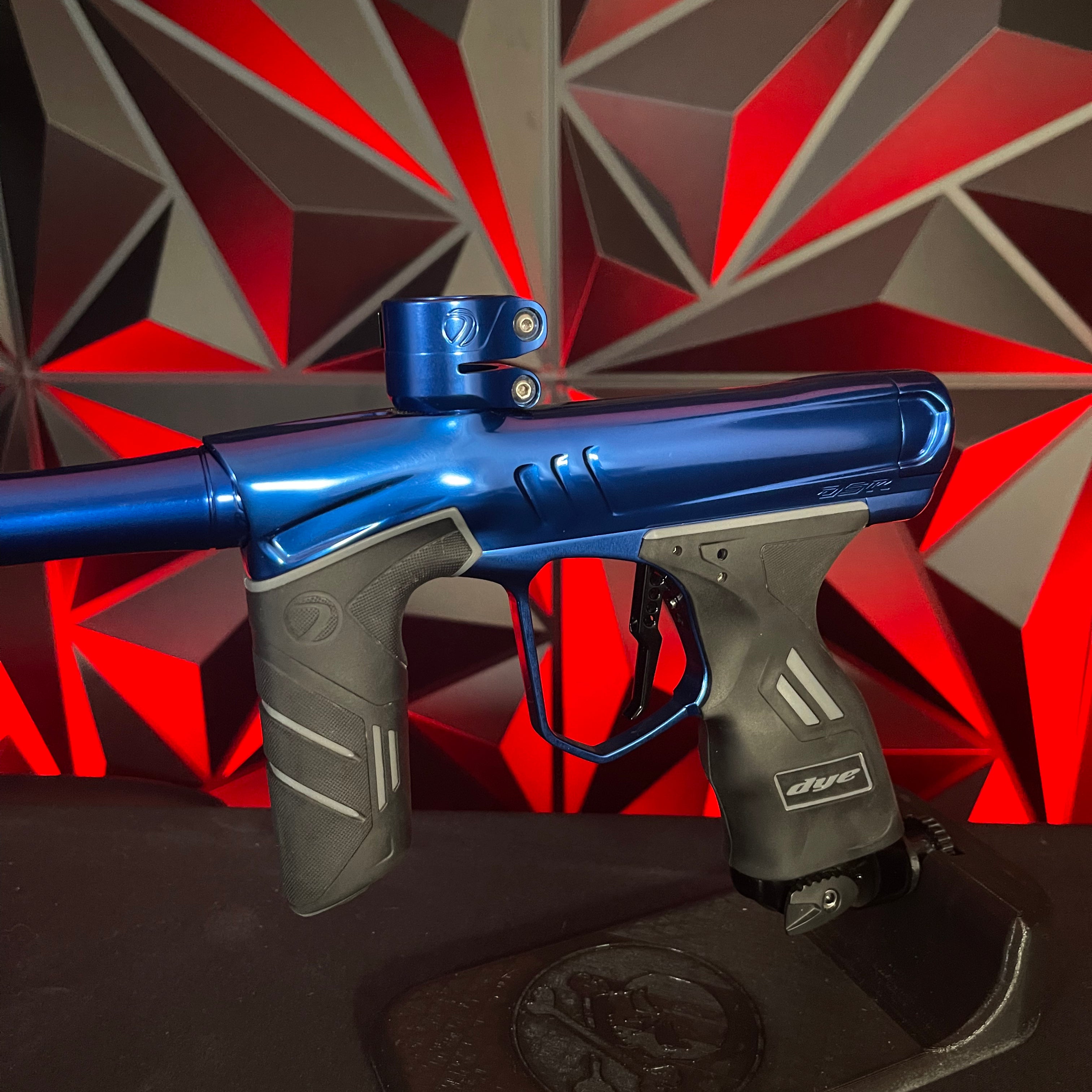 Used Dye DSR+ Paintball Gun - Deep Blue (Polished Blue/Polished Black) w/ IM Pro Kit