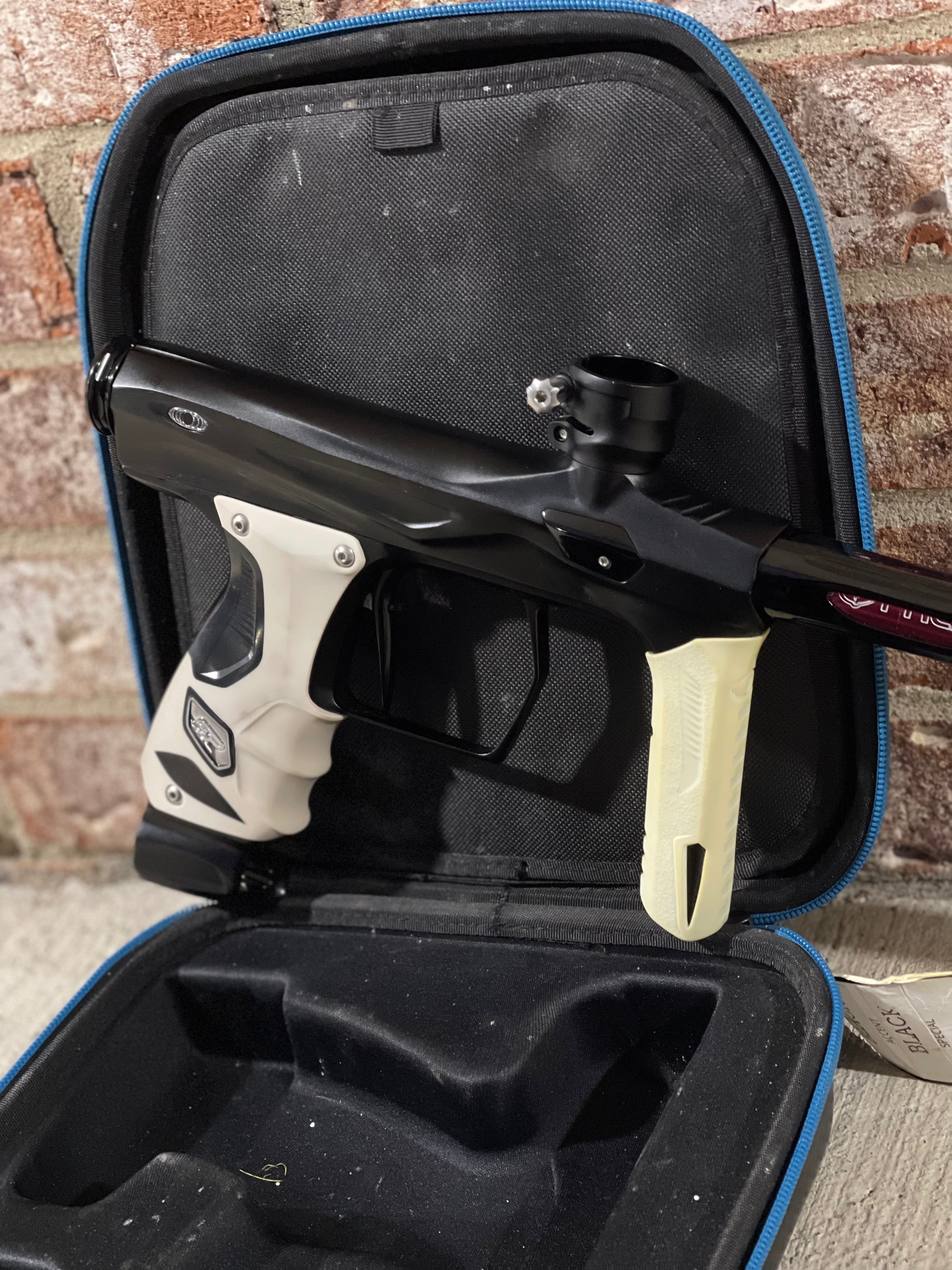 Used Shocker Amp Paintball Gun - Black w/ White Grips