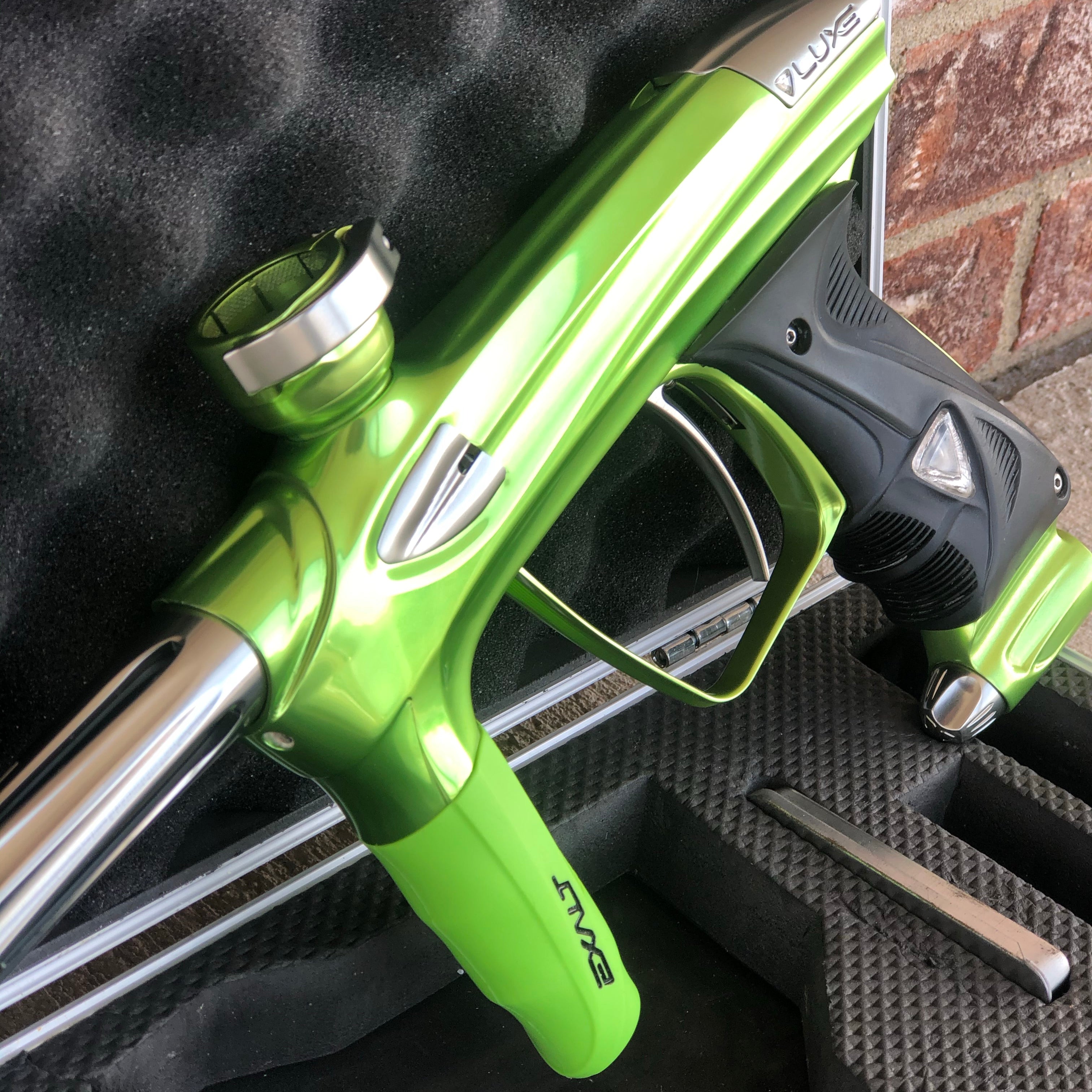 Used DLX Luxe 1.5 Paintball Gun - Gloss Lime/Pewter with 2.0 Core