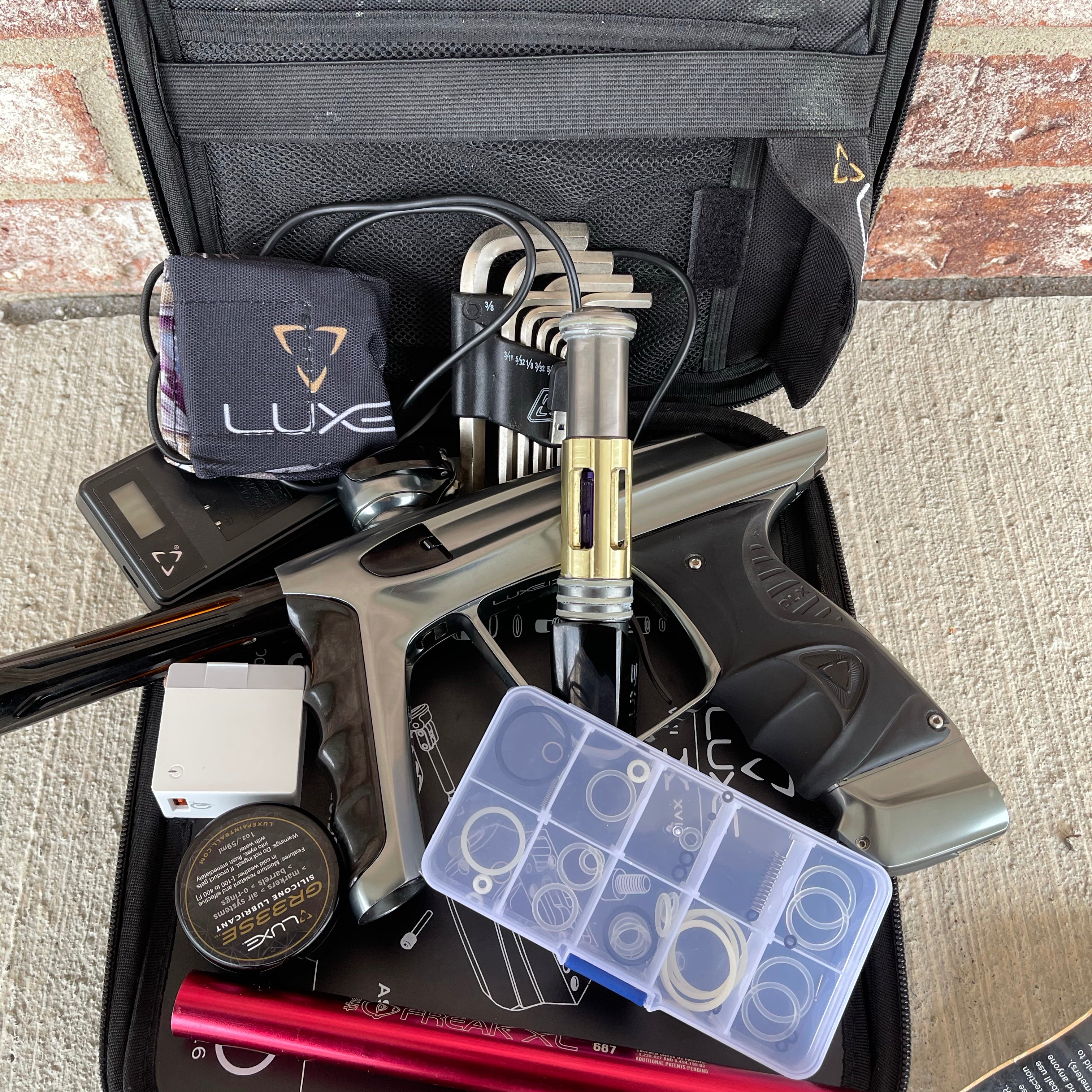 Used DLX Luxe X Paintball Gun - Gloss Pewter