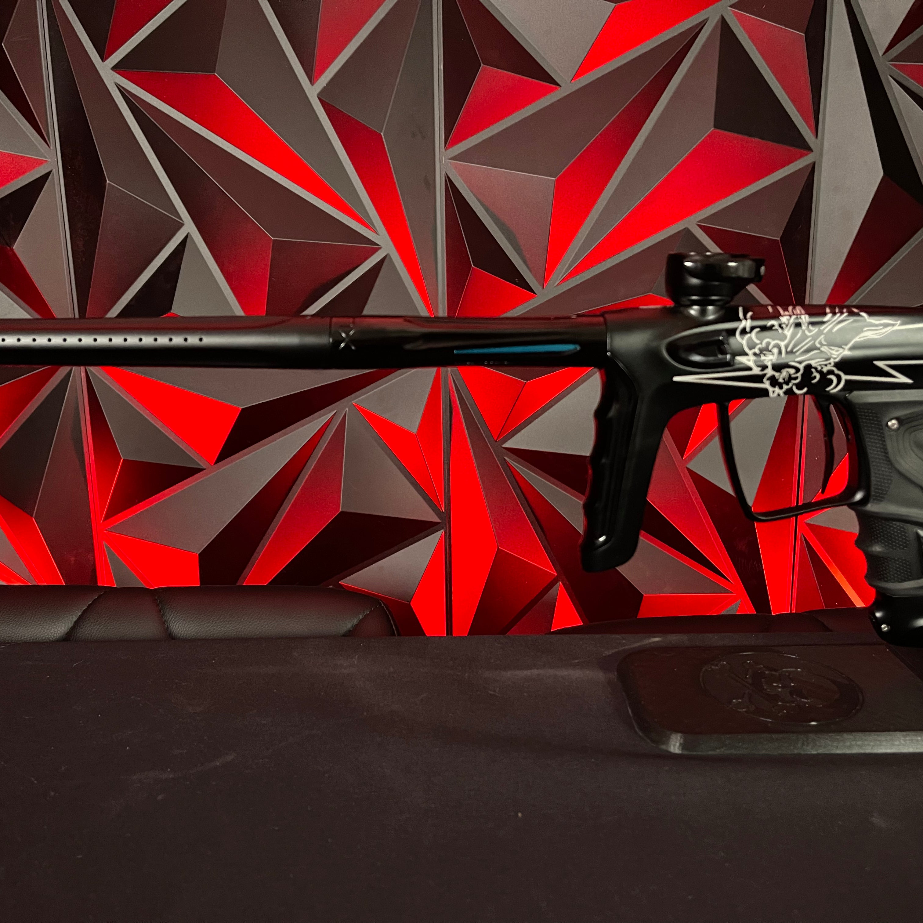 Used DLX Luxe TM40 Paintball Gun - LE Thunderhorse