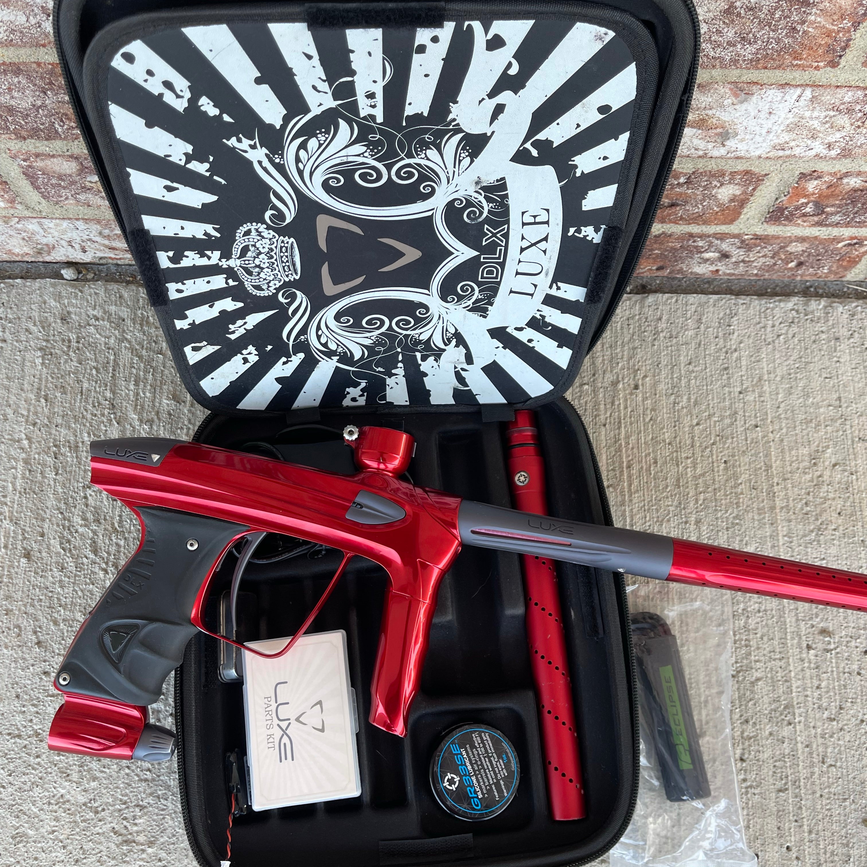 Used DLX Luxe 2.0 Oled Paintball Gun - Gloss Red / Dust Grey