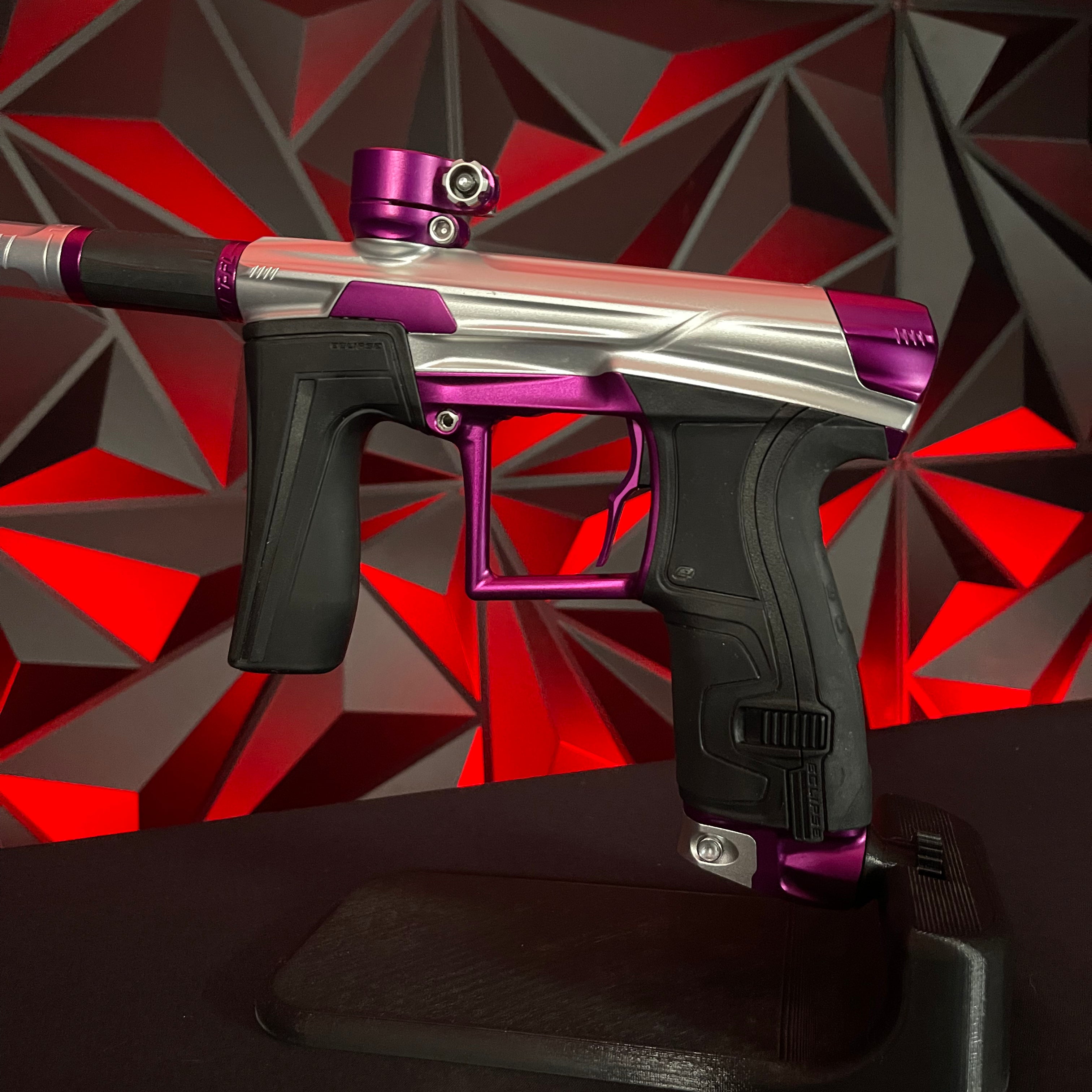 Used Planet Eclipse Geo 4 Paintball Gun - Silver/Purple w/2 FL Inserts