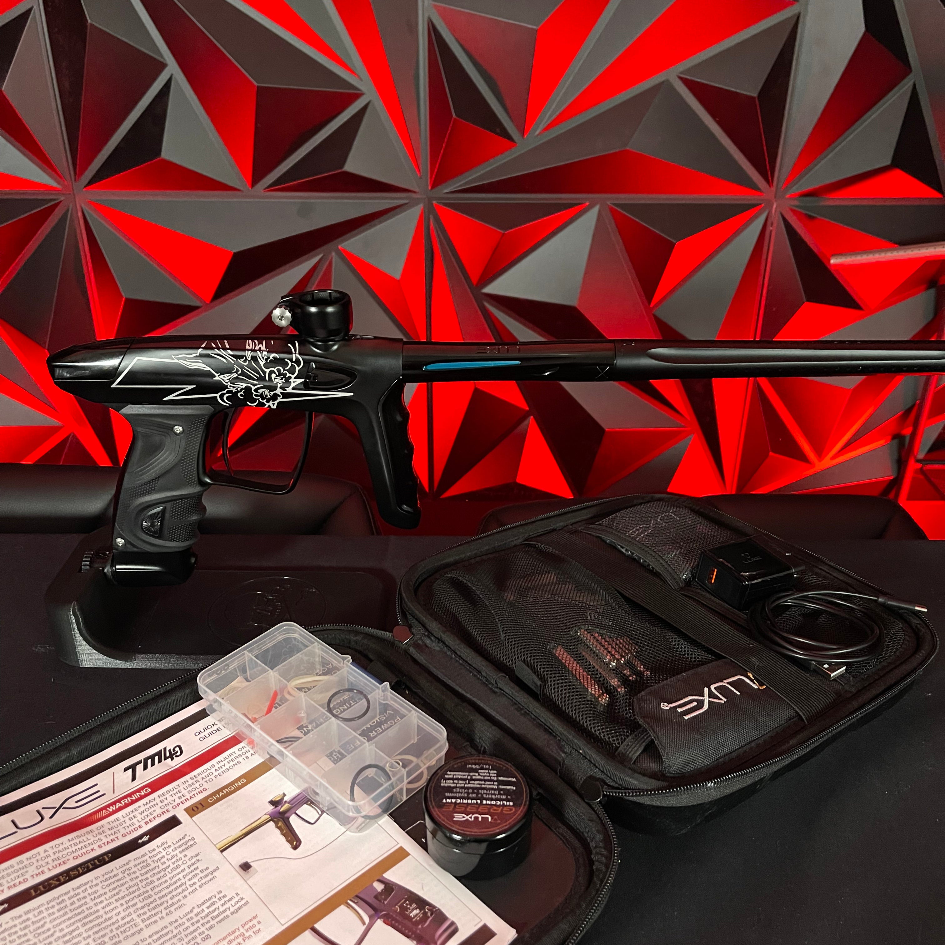 Used DLX Luxe TM40 Paintball Gun - LE Thunderhorse
