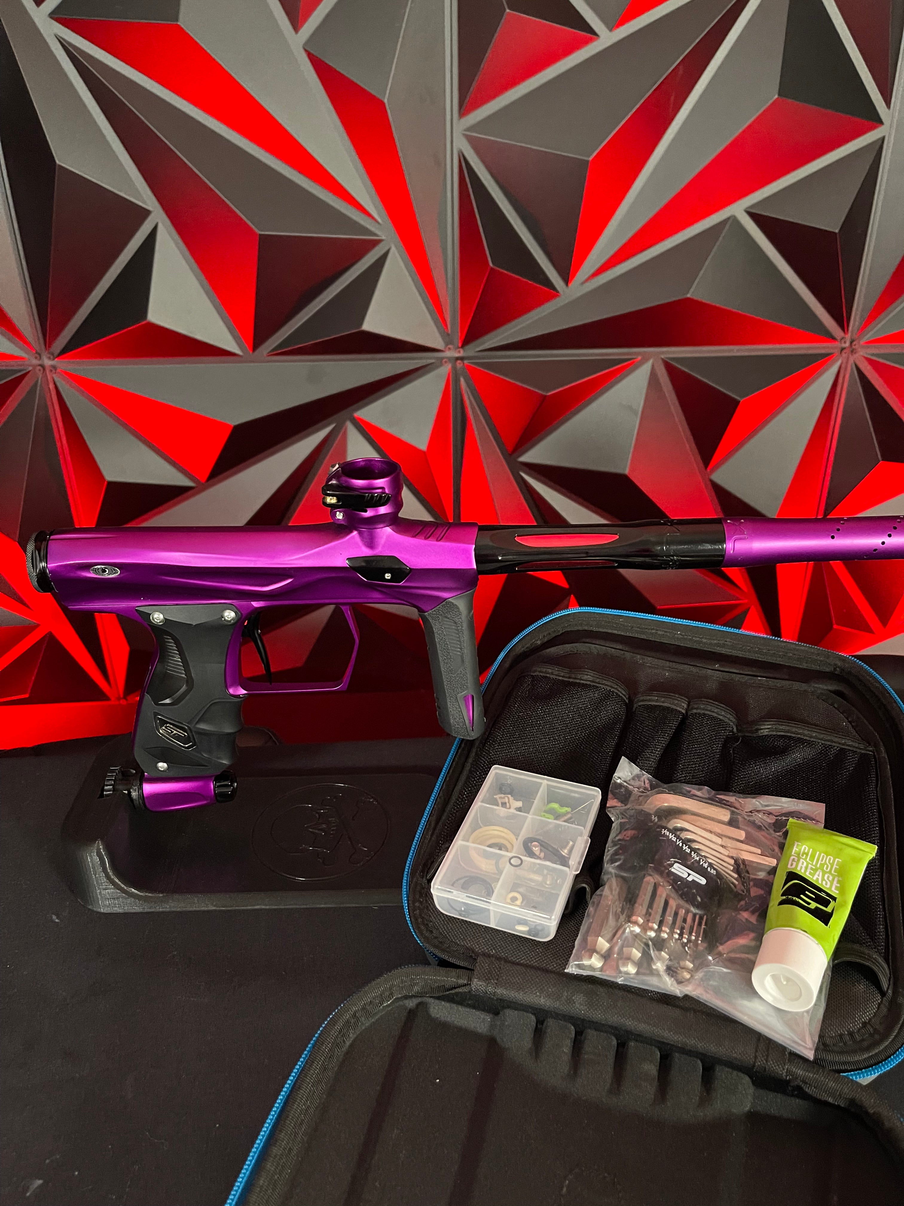 Used Shocker Amp Paintball Gun - Purple / Black