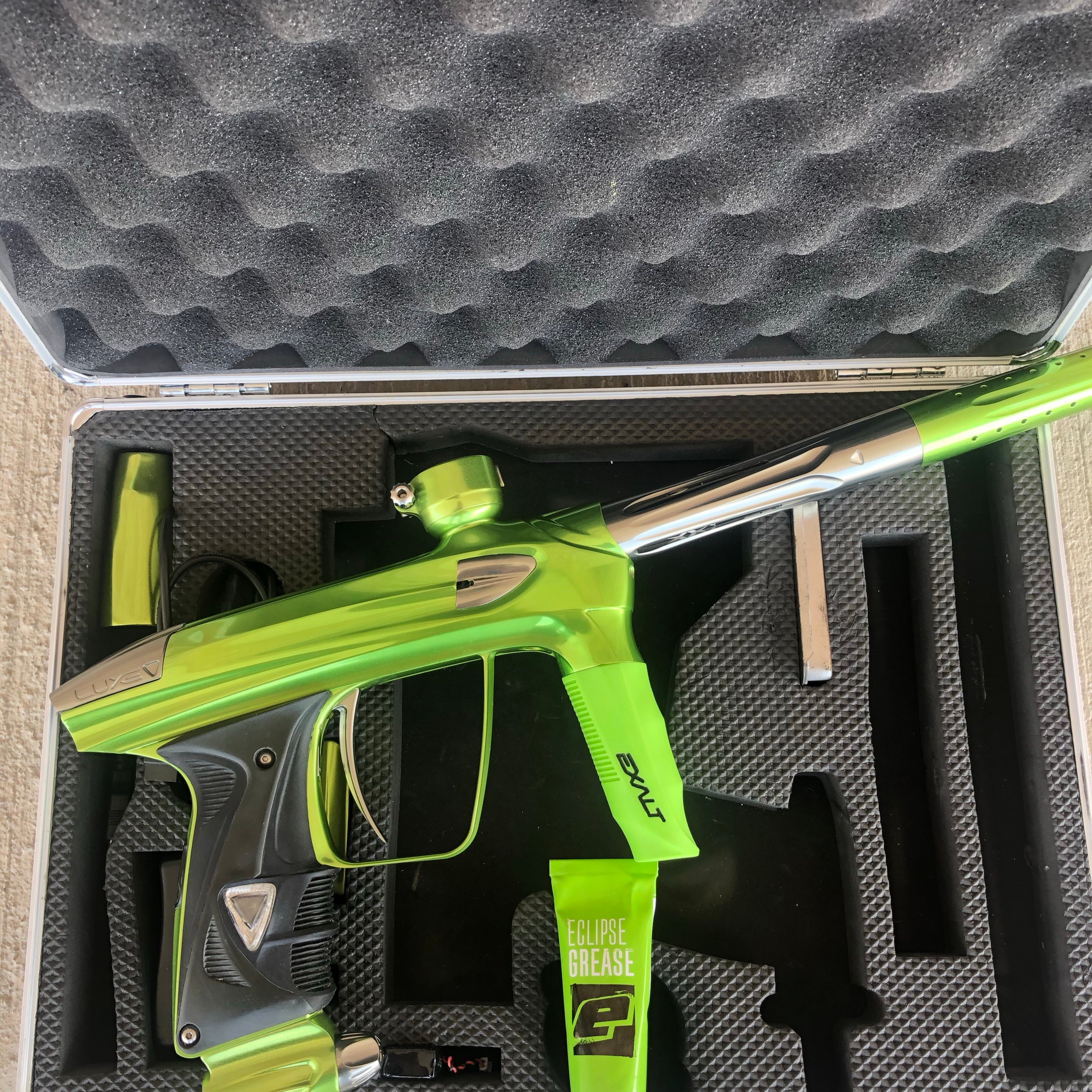 Used DLX Luxe 1.5 Paintball Gun - Gloss Lime/Pewter with 2.0 Core