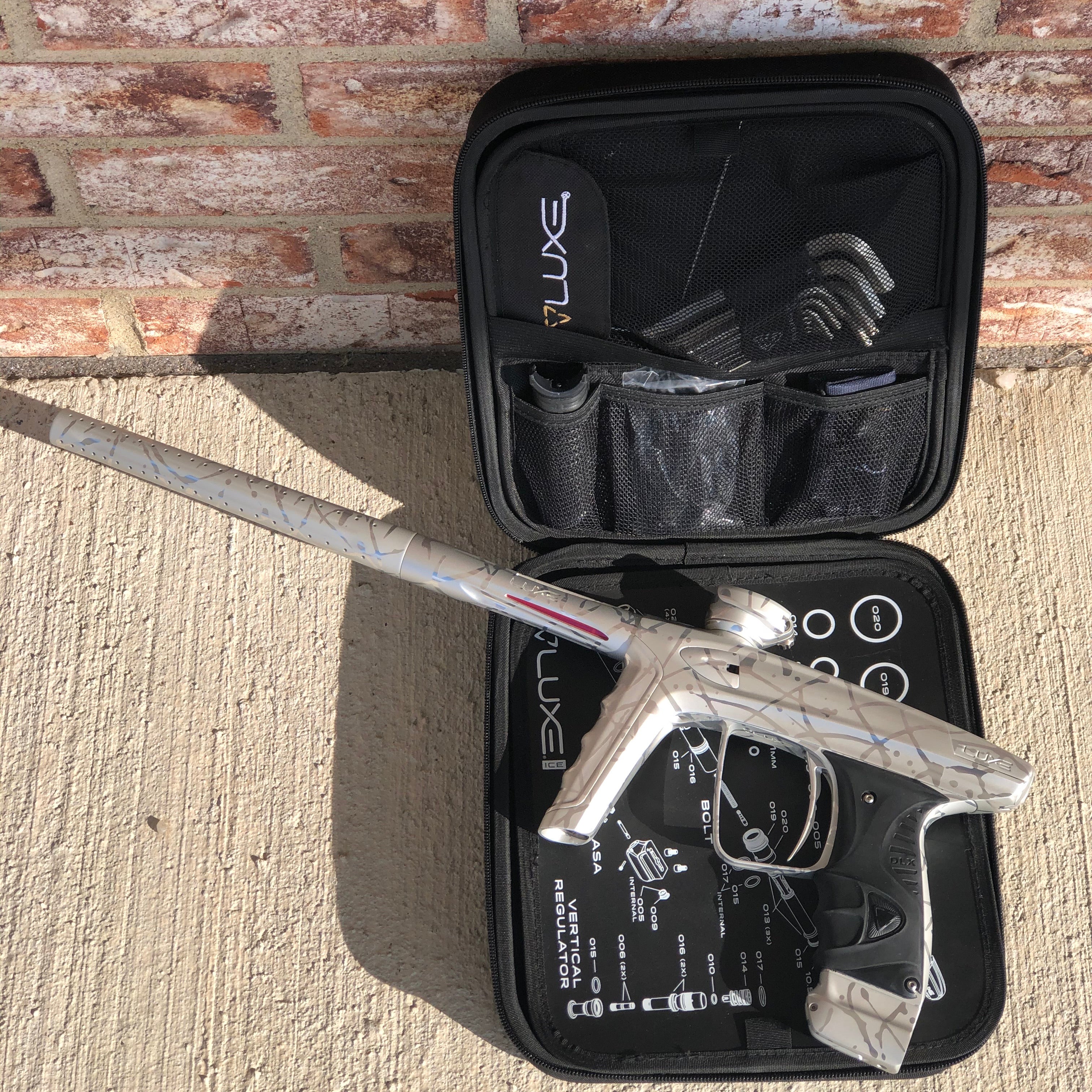 Used DLX Luxe ICE Paintball Gun - Dust Silver Pure 3D Splash