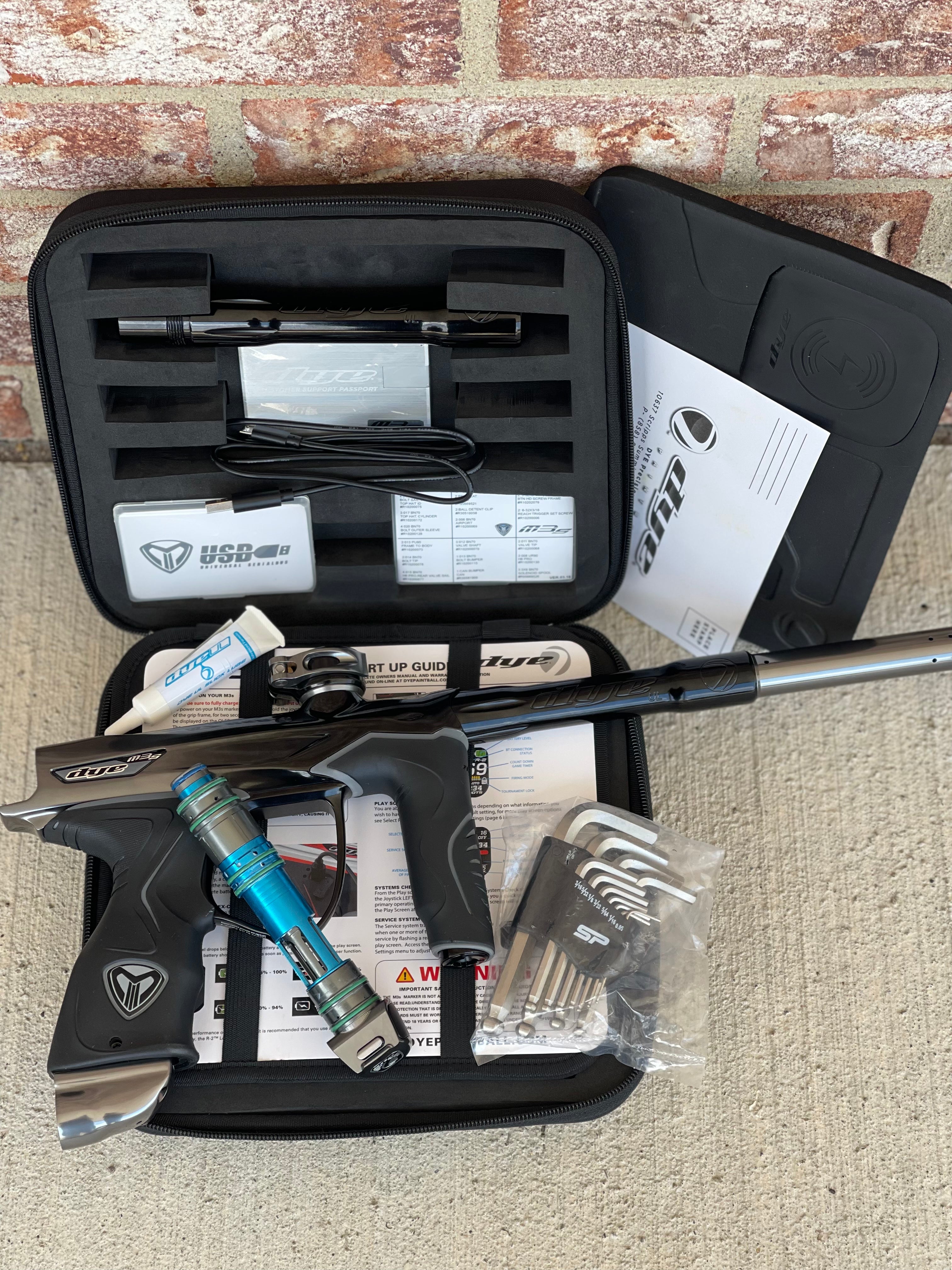 Used Dye M3S Paintball Gun - Abyss w/ MOSAIR