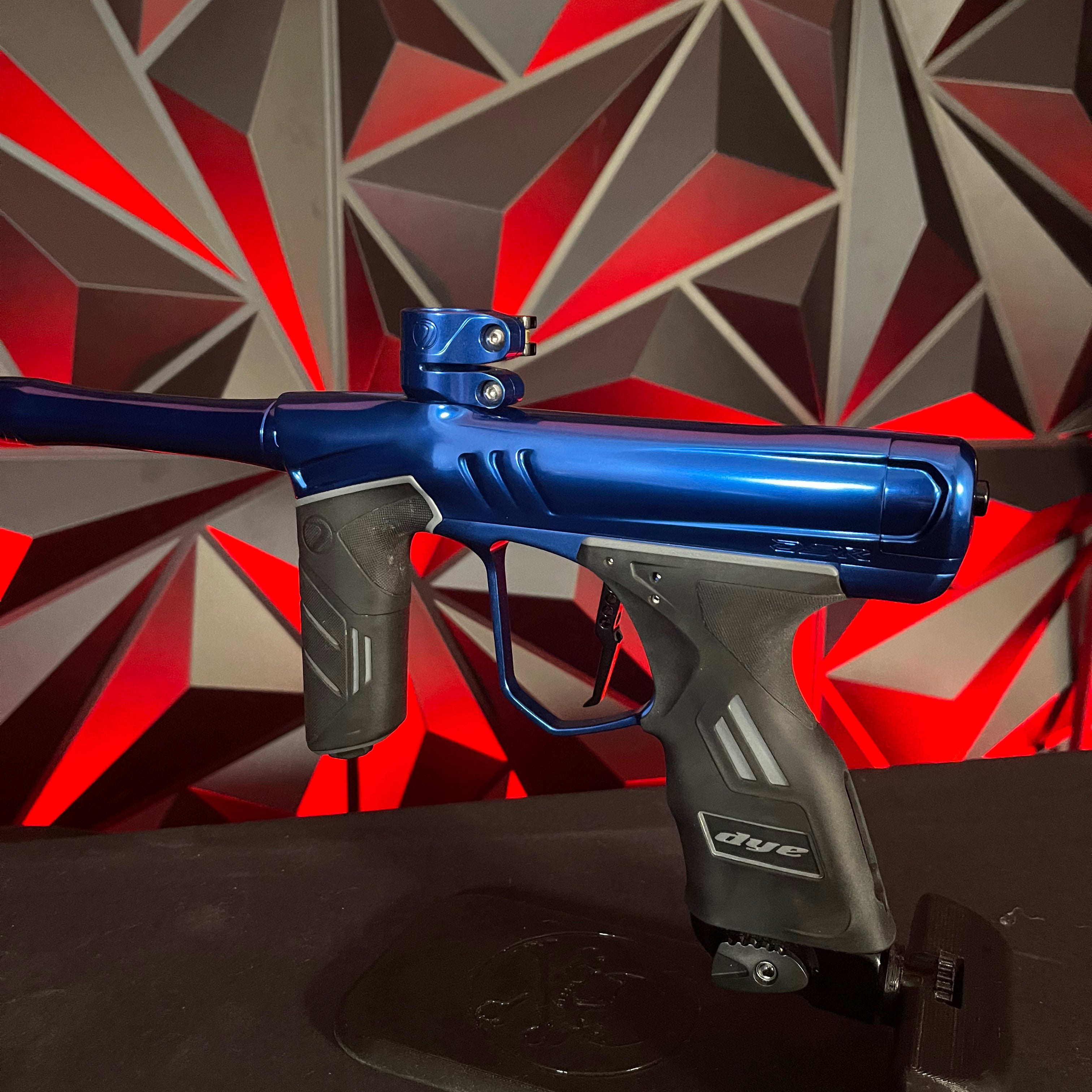 Used Dye DSR+ Paintball Gun - Deep Blue (Polished Blue/Polished Black) w/ IM Pro Kit