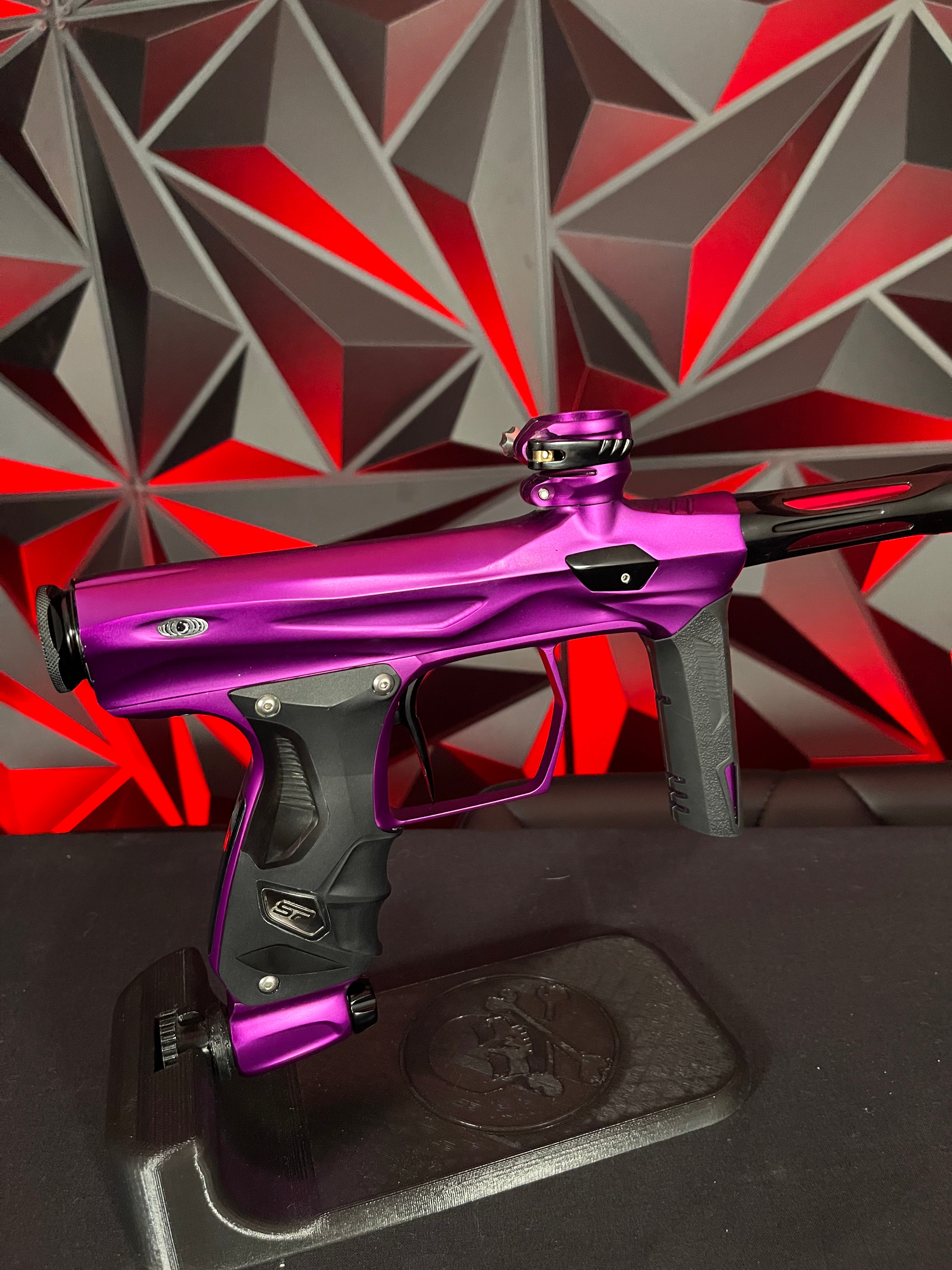 Used Shocker Amp Paintball Gun - Purple / Black