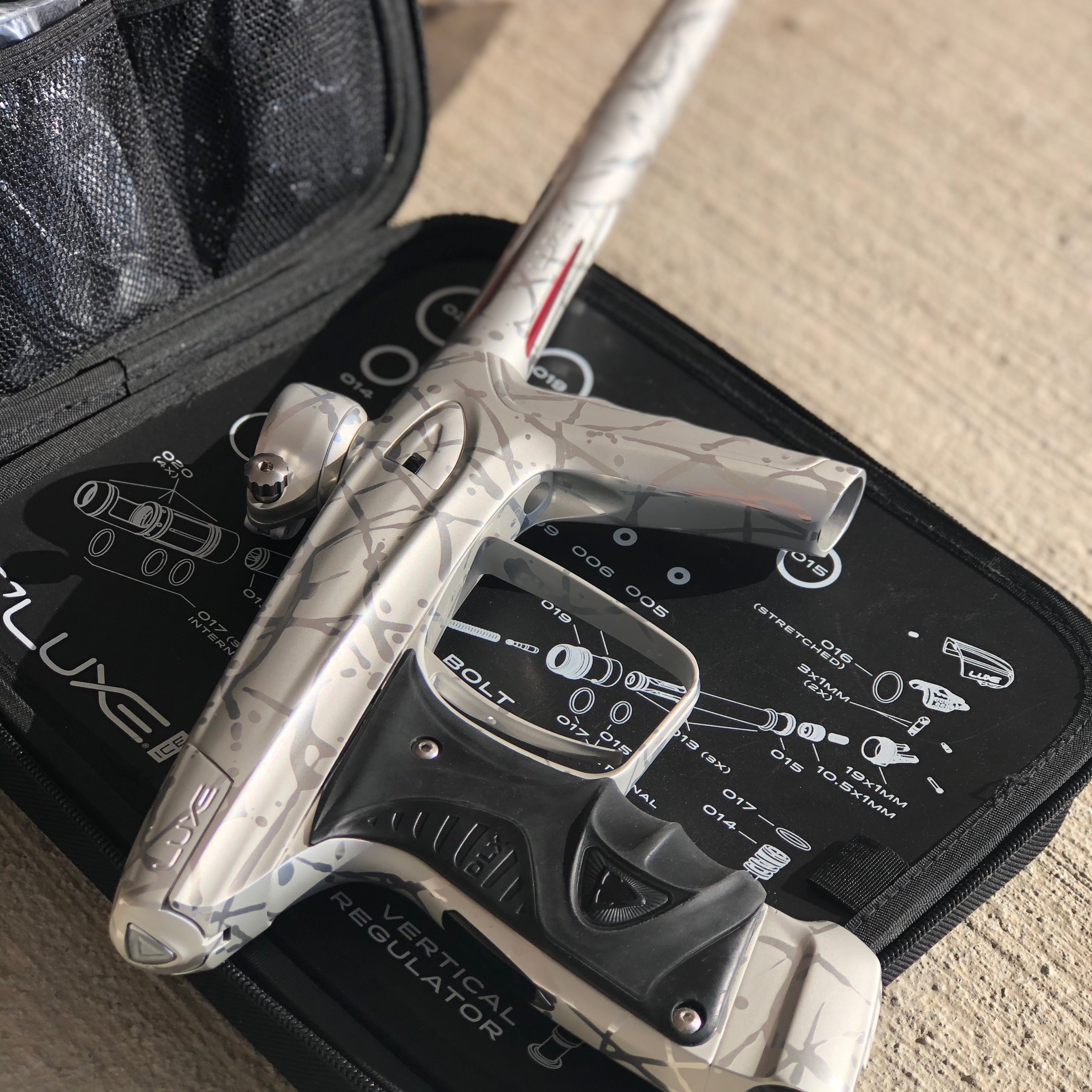 Used DLX Luxe ICE Paintball Gun - Dust Silver Pure 3D Splash