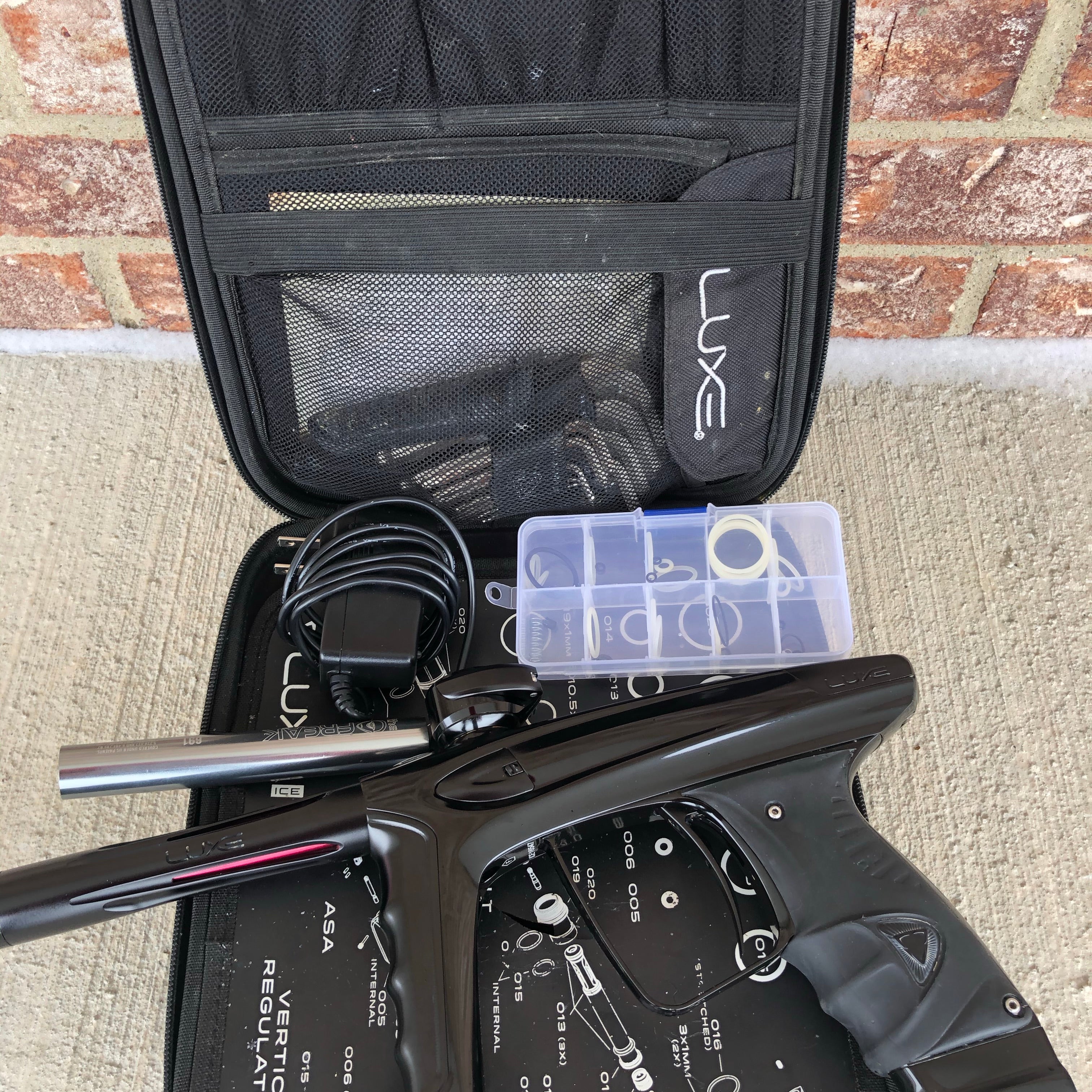 Used DLX Luxe Ice Paintball Marker - Gloss Black/Dust Black