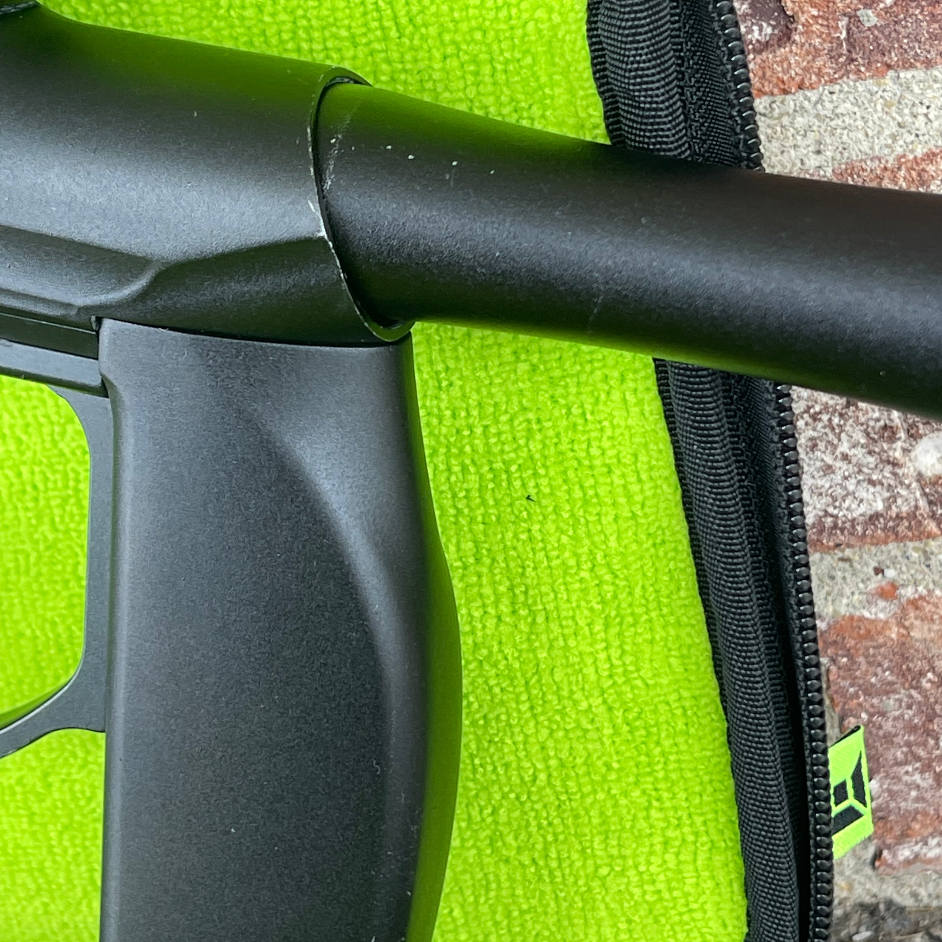 Used Empire Axe Paintball Gun - Black w/ Low rise Feedneck & Exalt Case