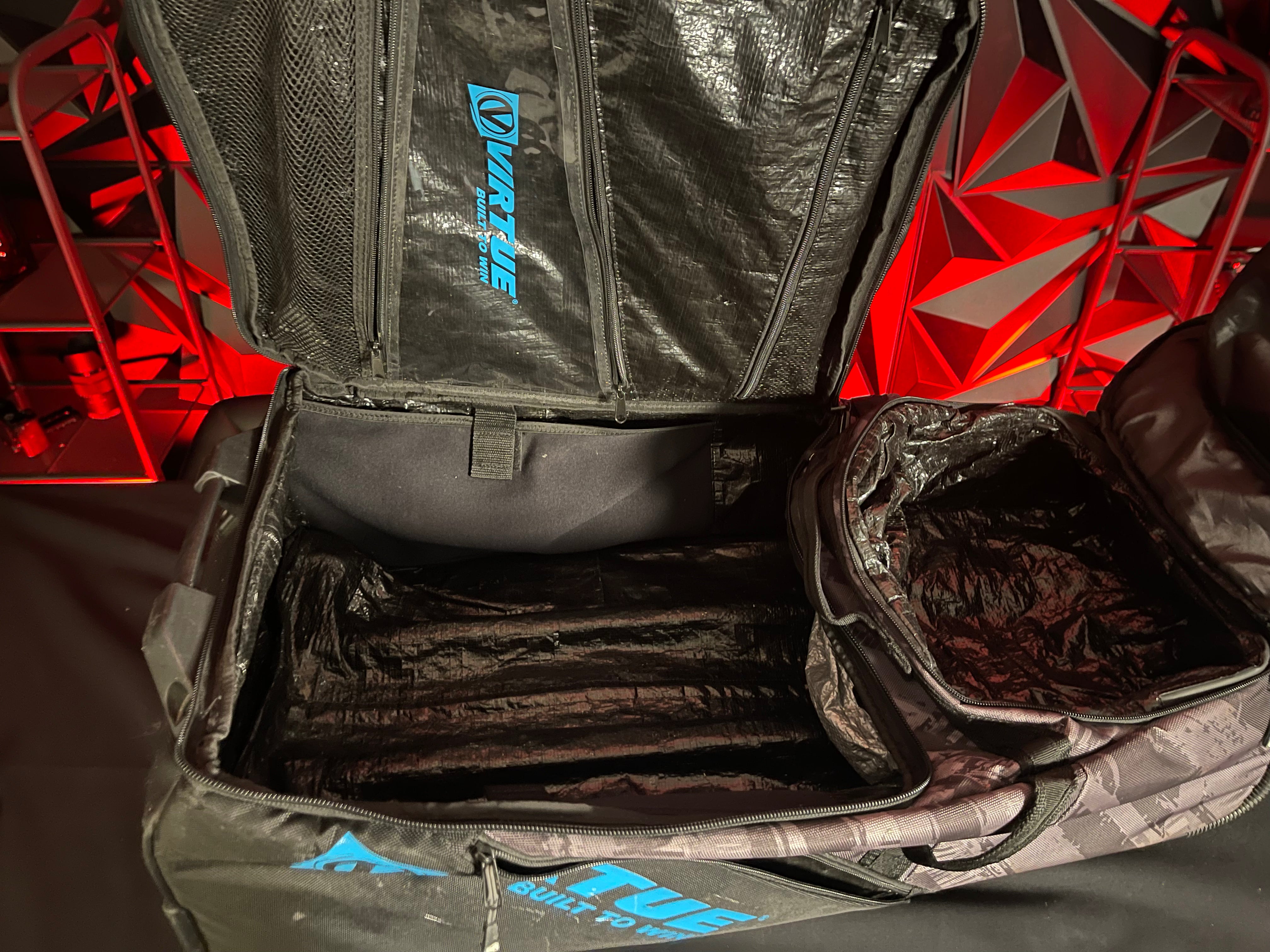 Used Virtue High Roller V4 Gear Bag - Graphic Black