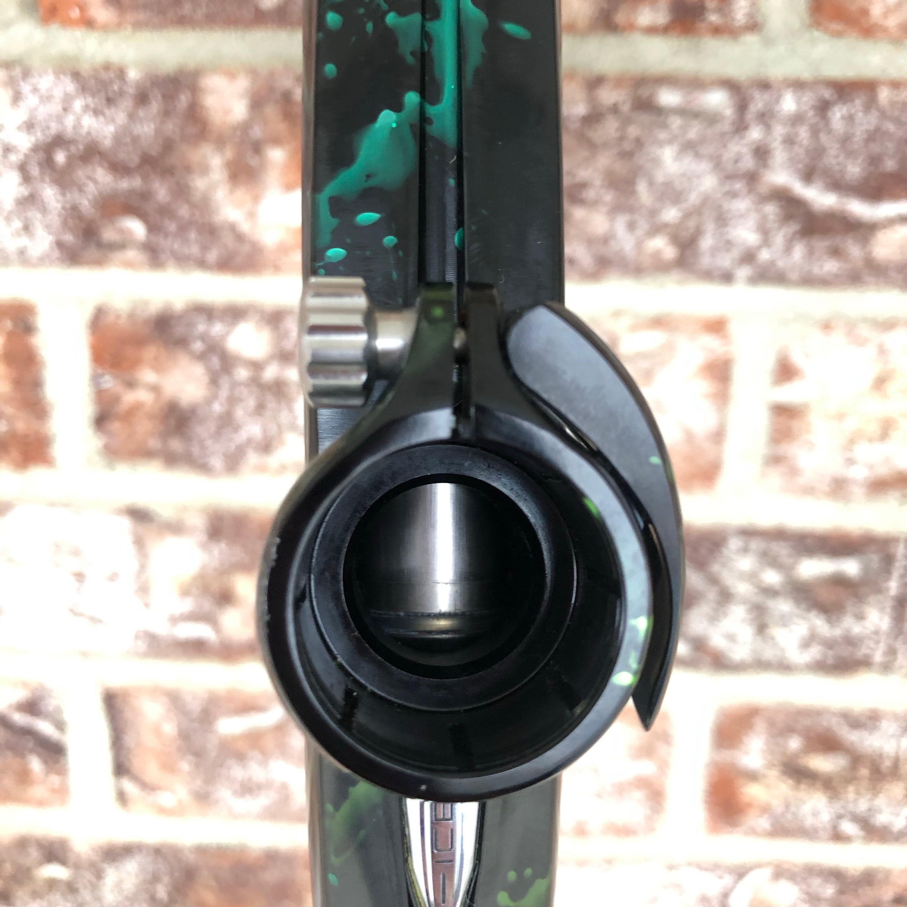 Used DLX Luxe Ice Paintball Gun - Green Splash