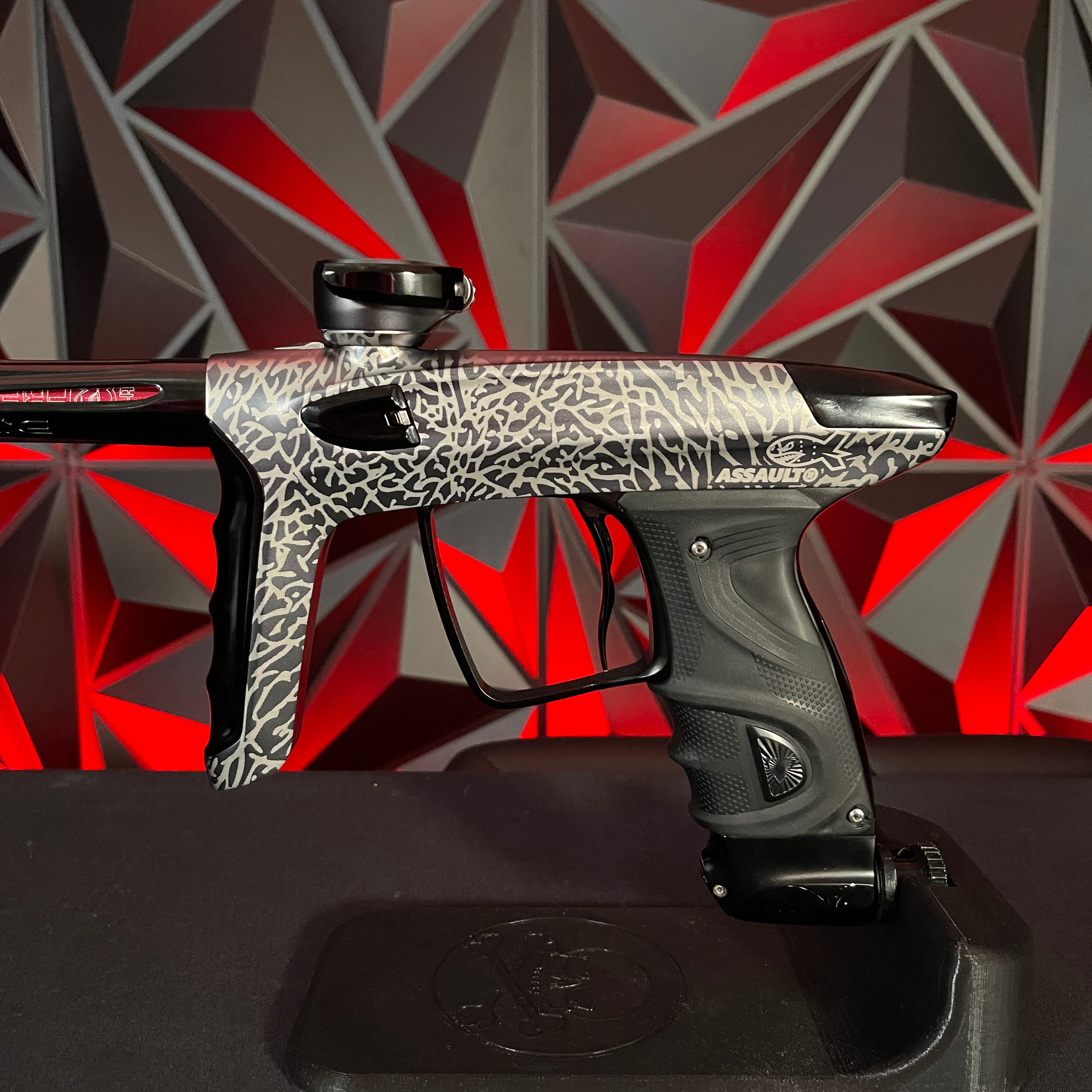 Used DLX TM40 Paintball Gun - LE Assault