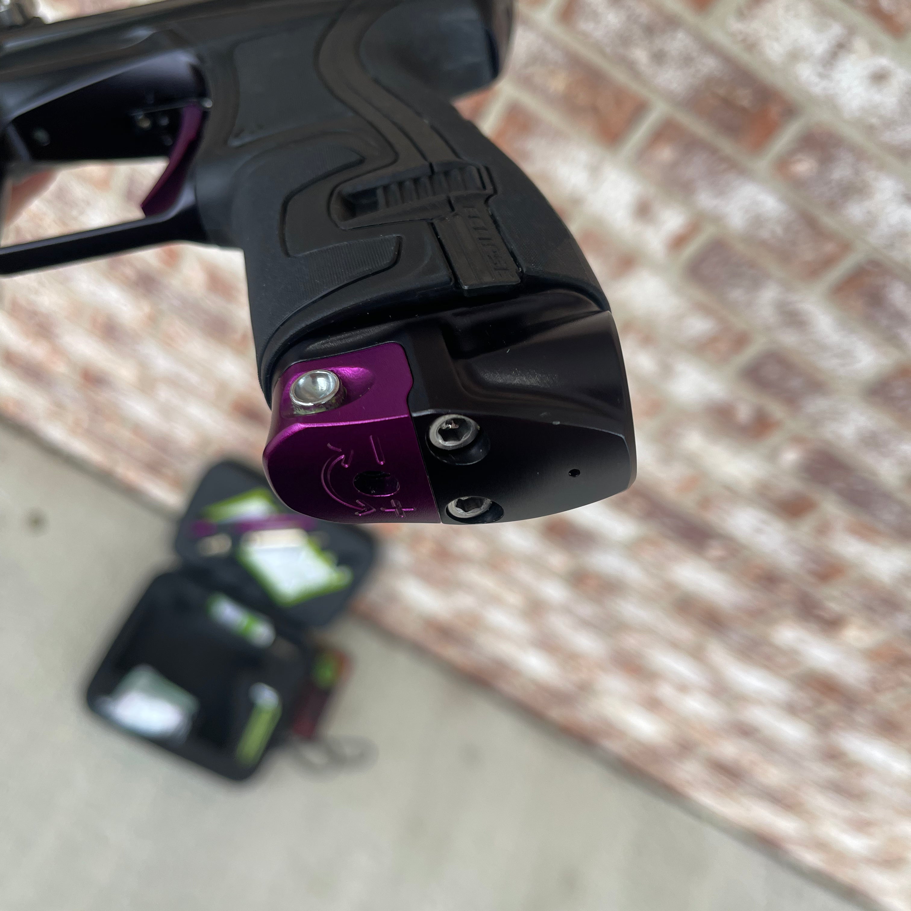 Used Planet Eclipse/HK Army CS2 Pro Invader Paintball Gun - Black/Purple w/ 3 FL Backs