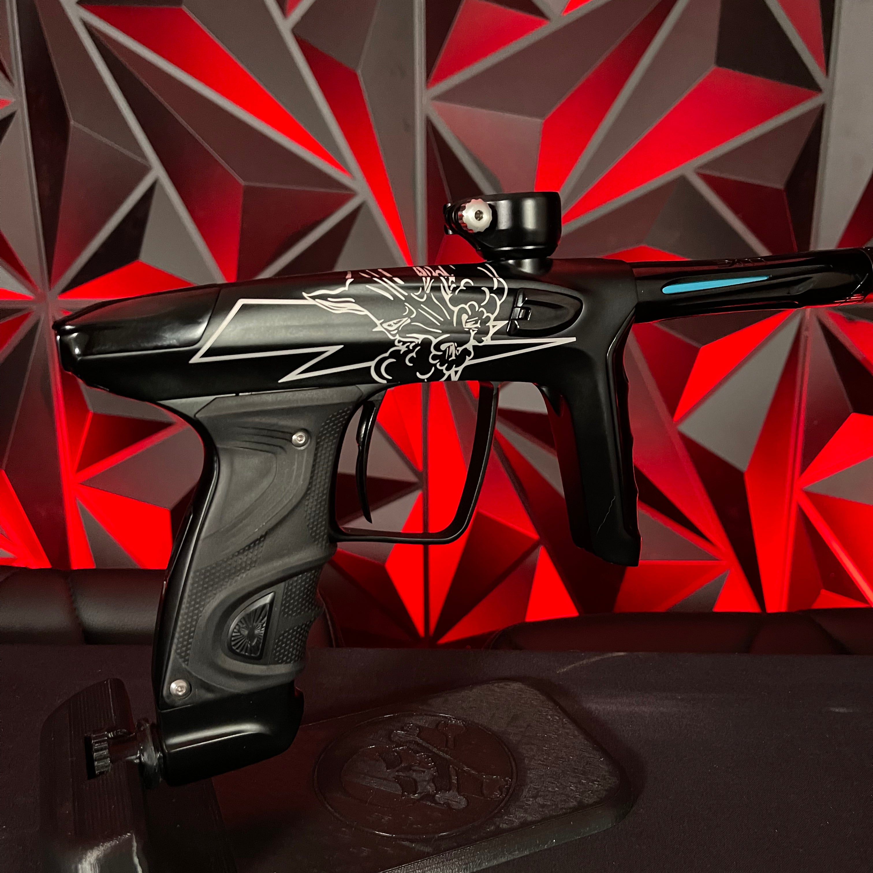Used DLX Luxe TM40 Paintball Gun - LE Thunderhorse