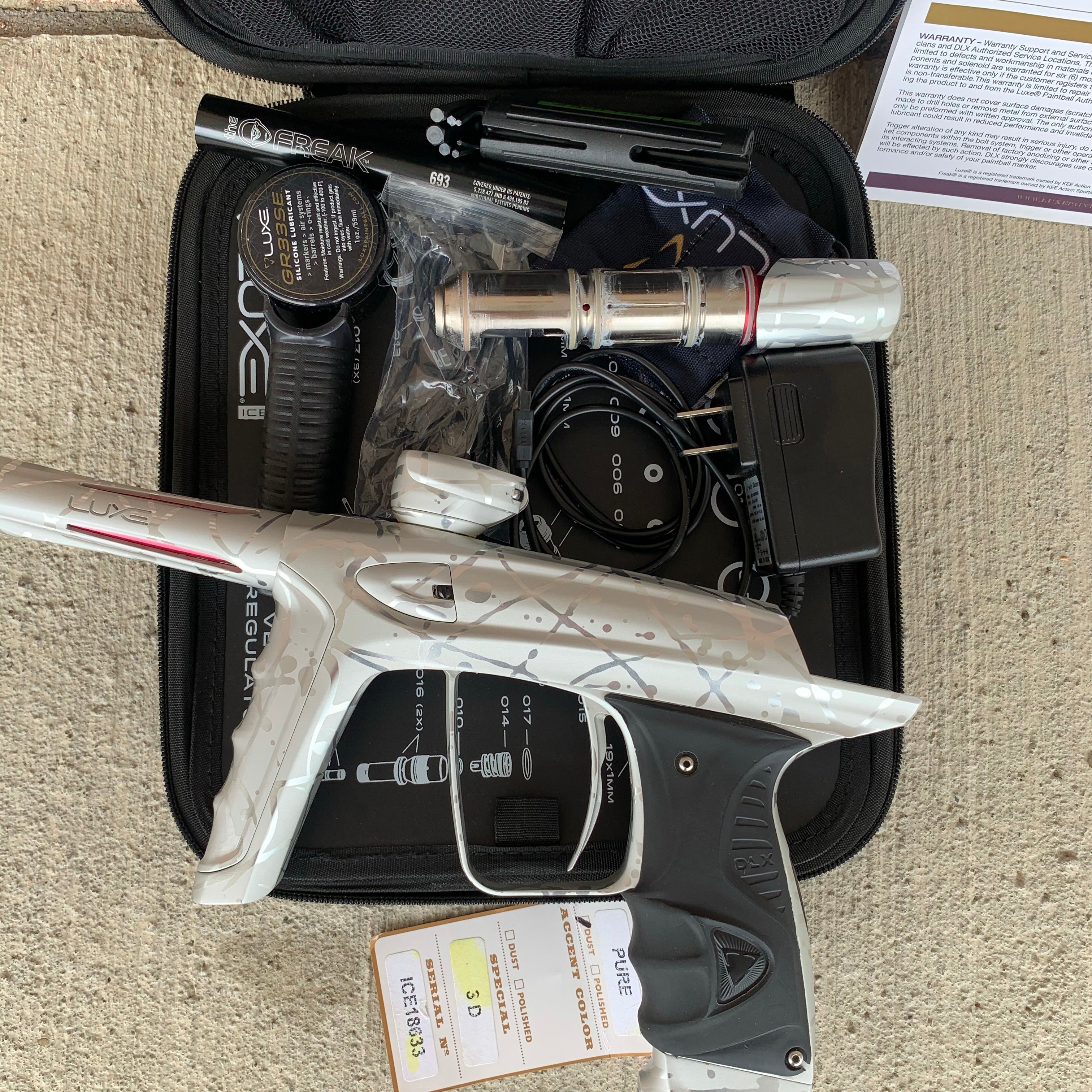 Used DLX Luxe Ice Paintball Gun - Silver 3D Splash