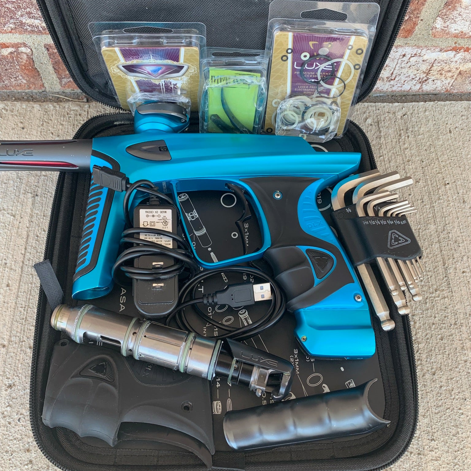 Used DLX Luxe Ice Paintball Gun - Dust Blue/Dust Pewter