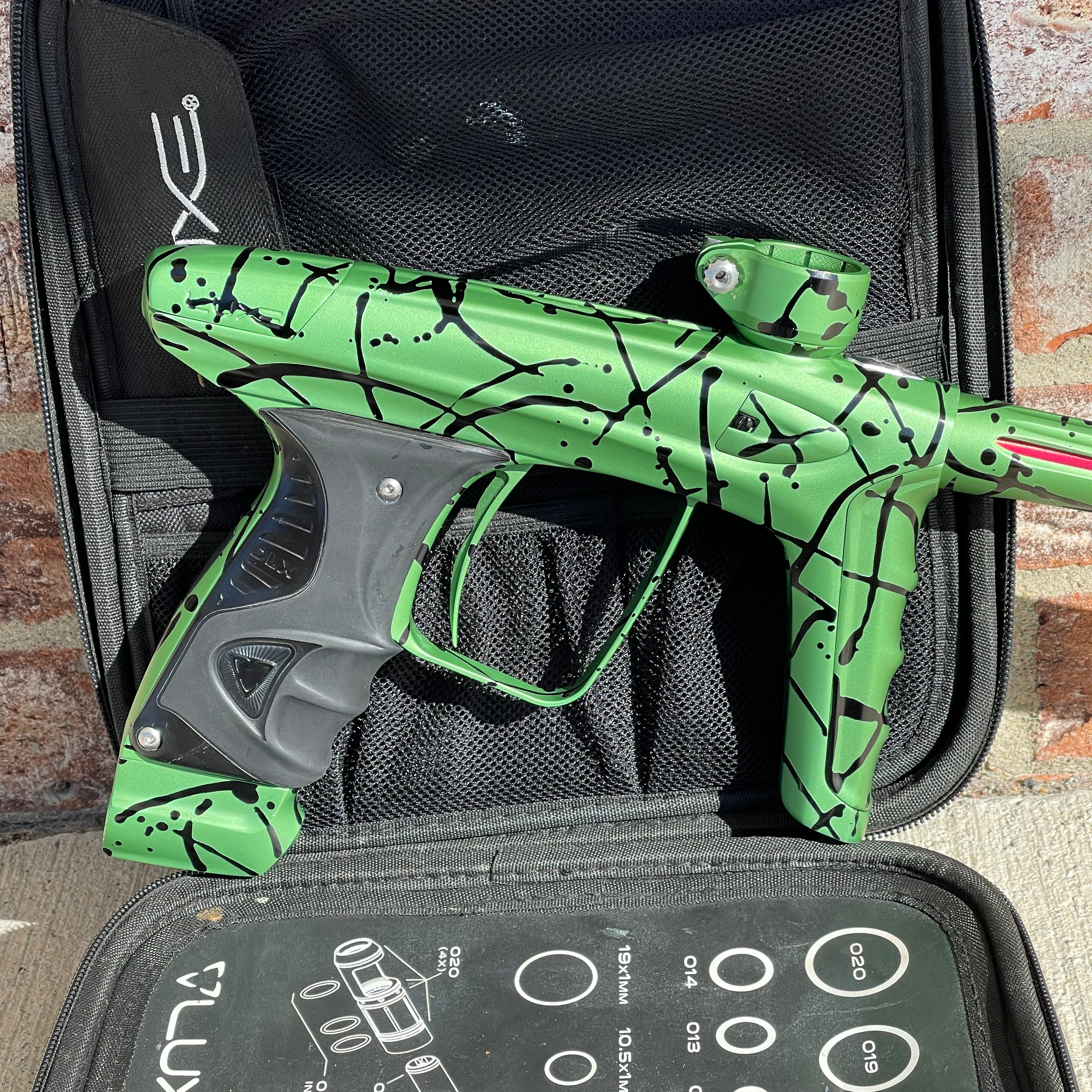Used DLX Luxe Ice Paintball Gun - LE Dust Green/Black 3D Splash #7 of 20