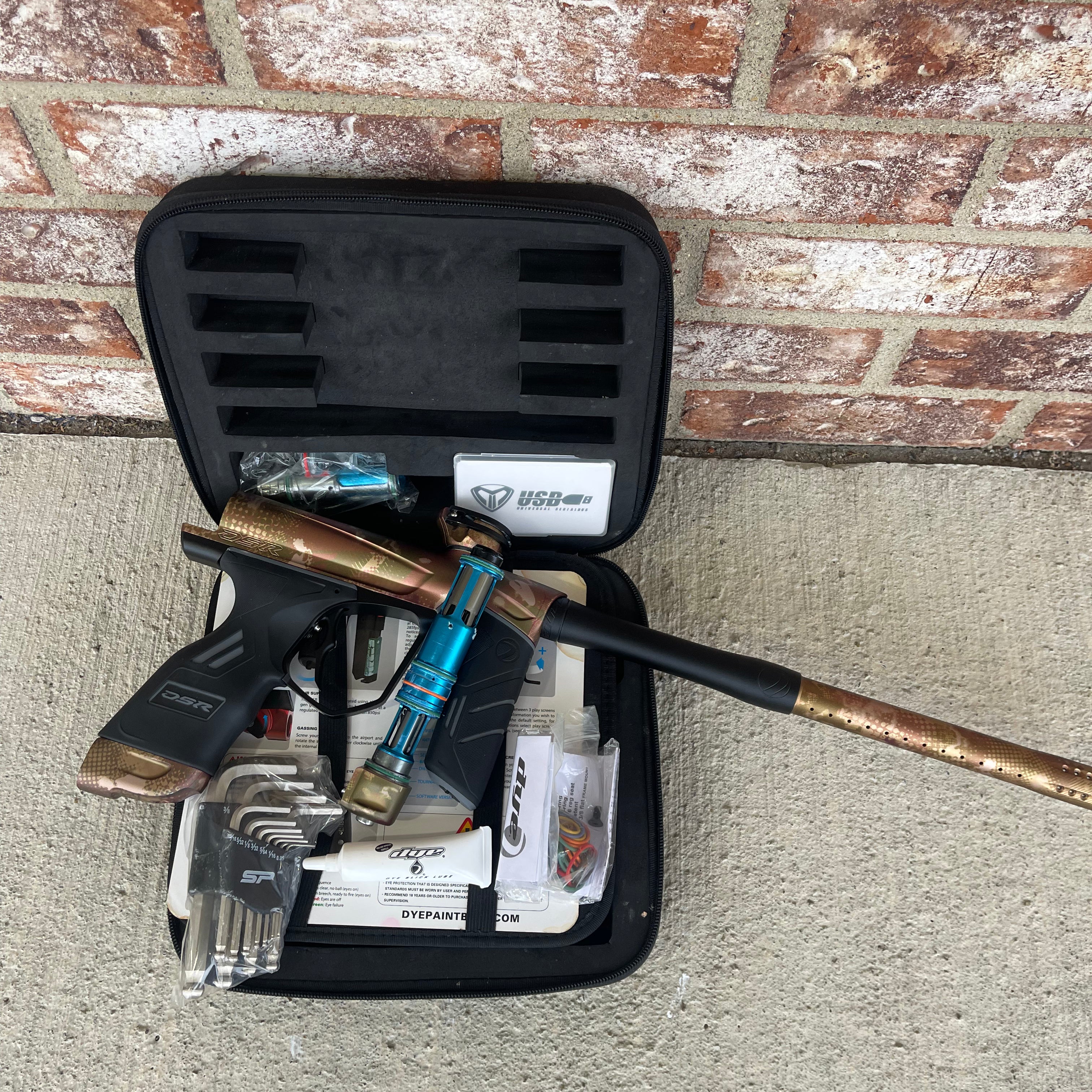 Used Dye DSR Paintball Gun - Dyecam w/ Flex Face Bolt, Flex Flow Can, & 4th Gen Eye Pipe