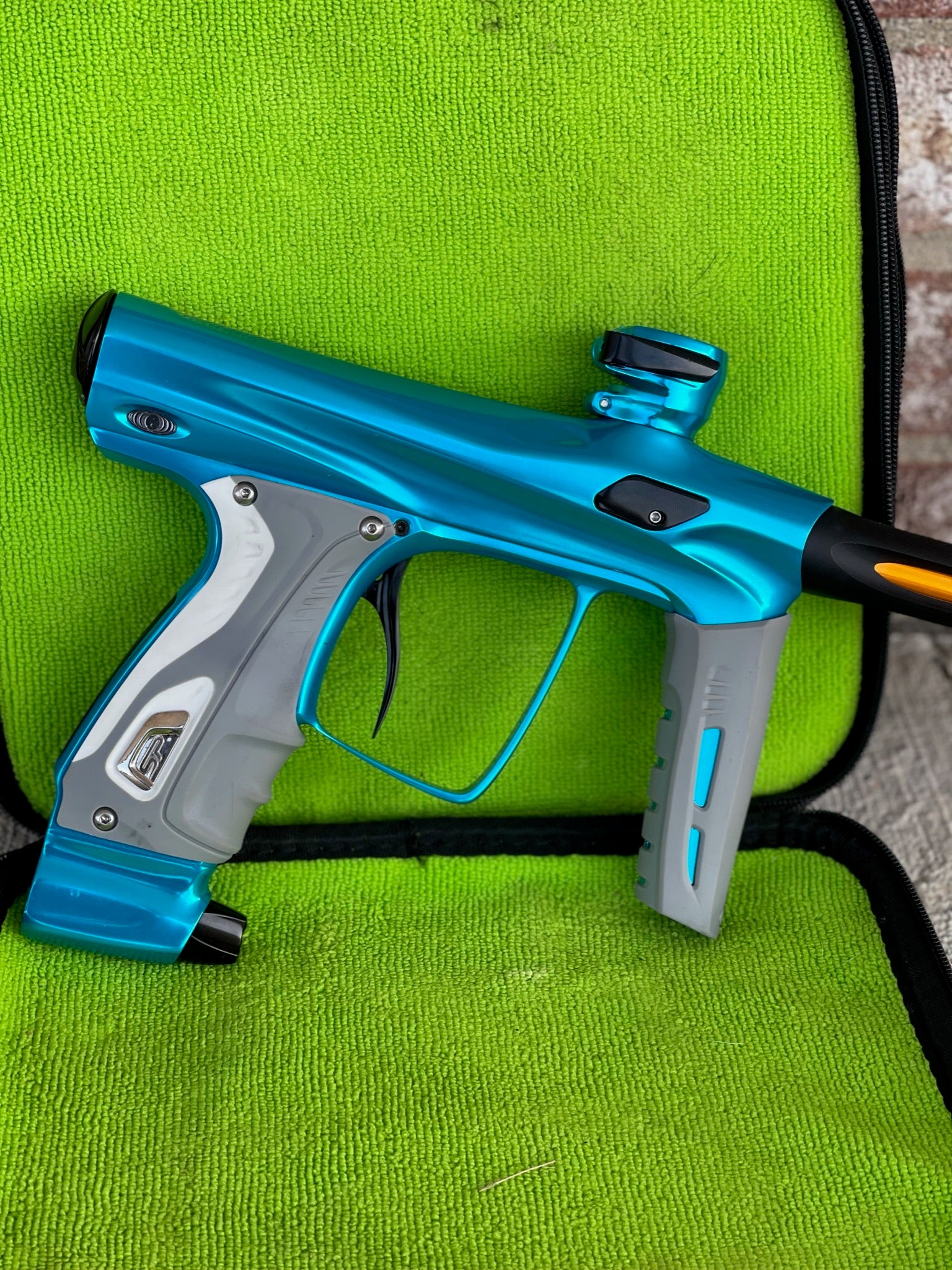 Used Shocker RSX Paintball Gun - Gloss Teal