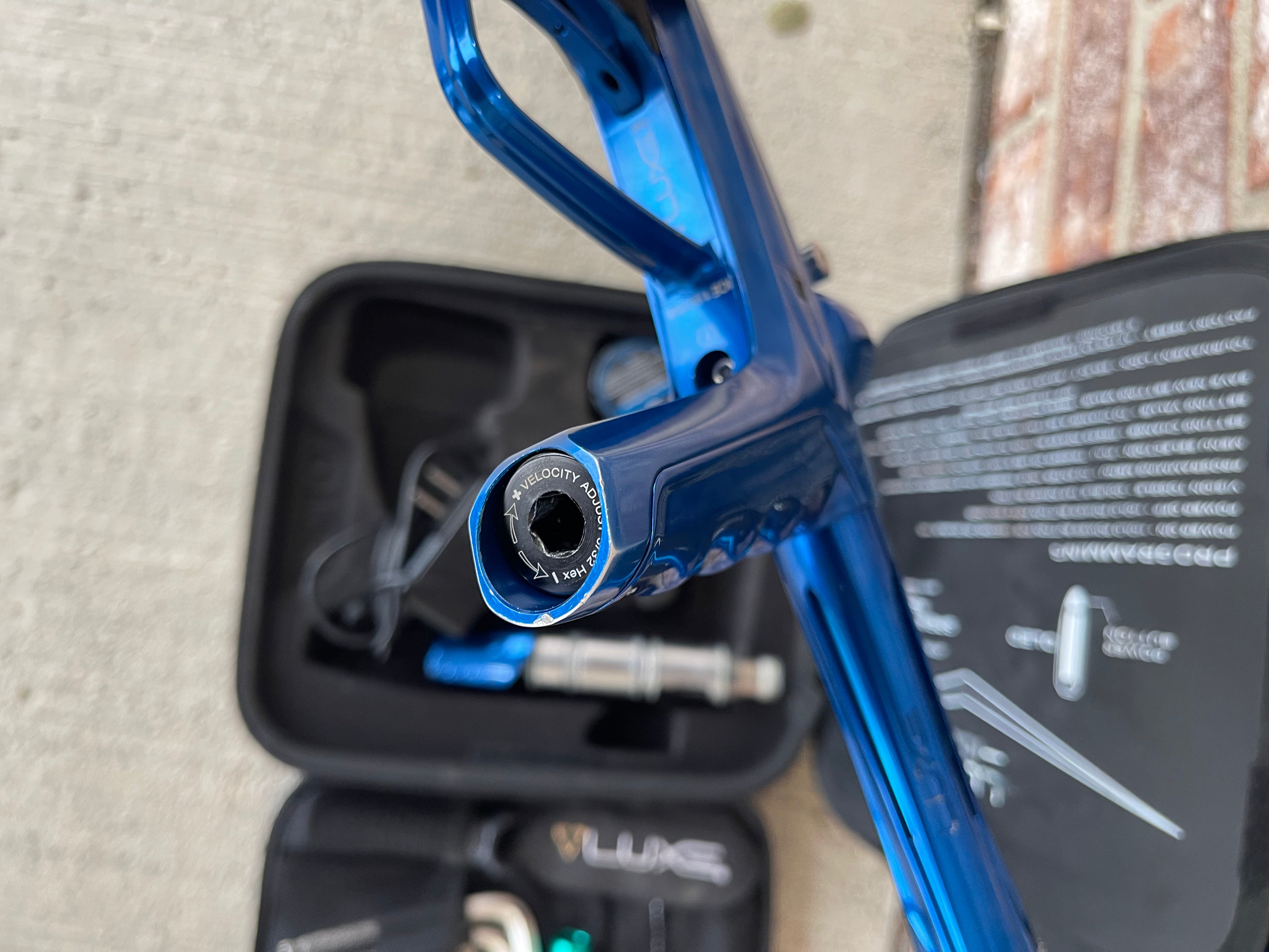 DLX Luxe Ice Paintball Gun - Gloss Blue