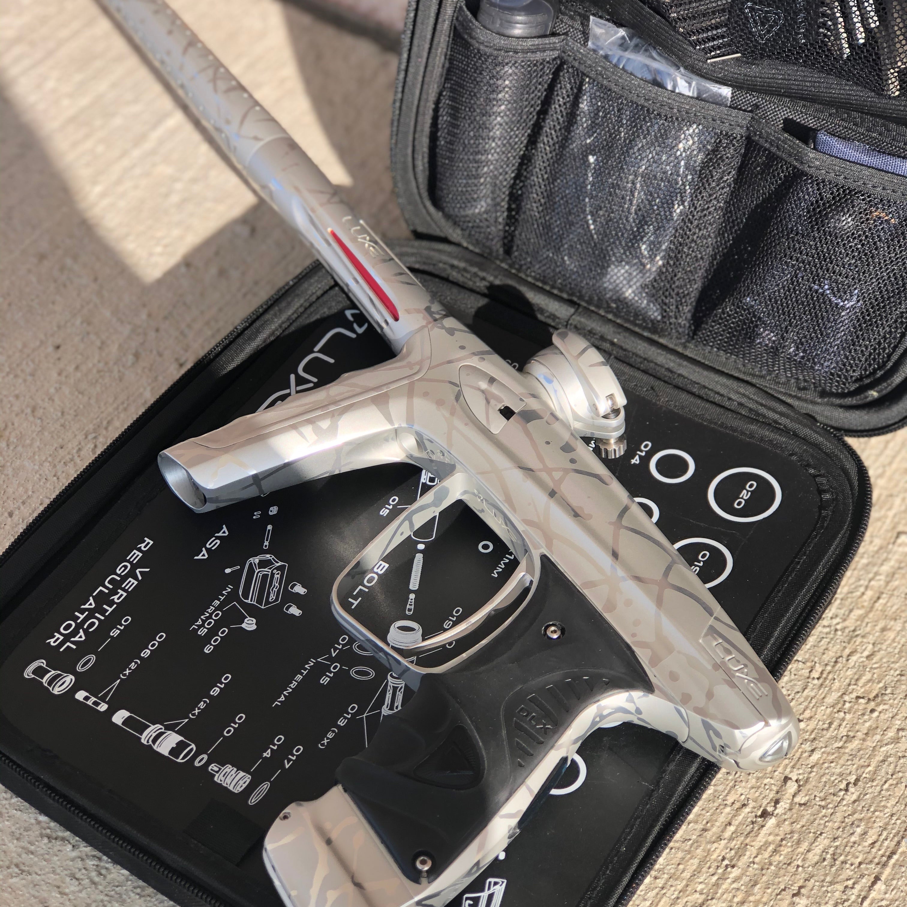 Used DLX Luxe ICE Paintball Gun - Dust Silver Pure 3D Splash