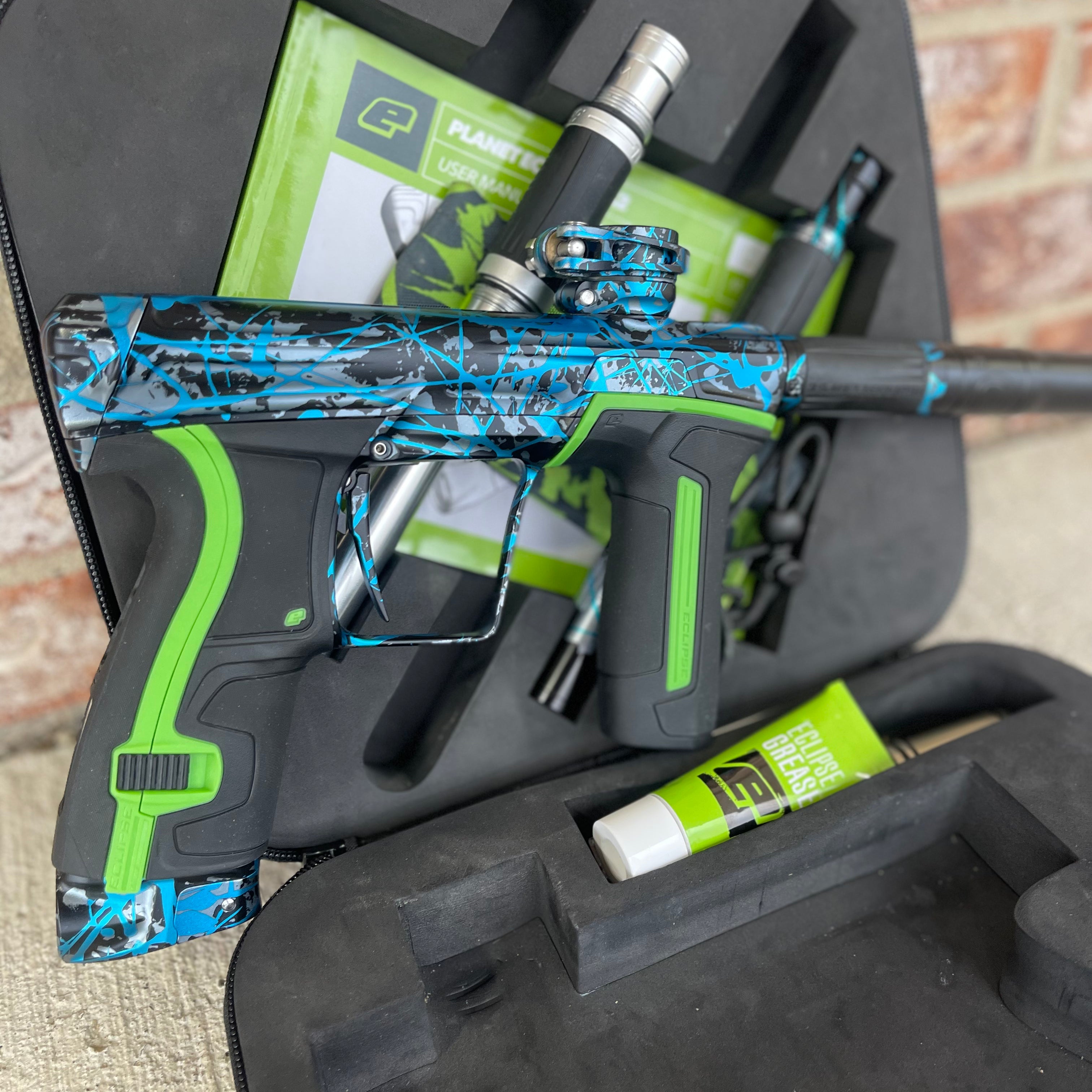 Used Planet Eclipse CS2 Paintball Gun - Aftershock Splash w/ Green Grip Kit