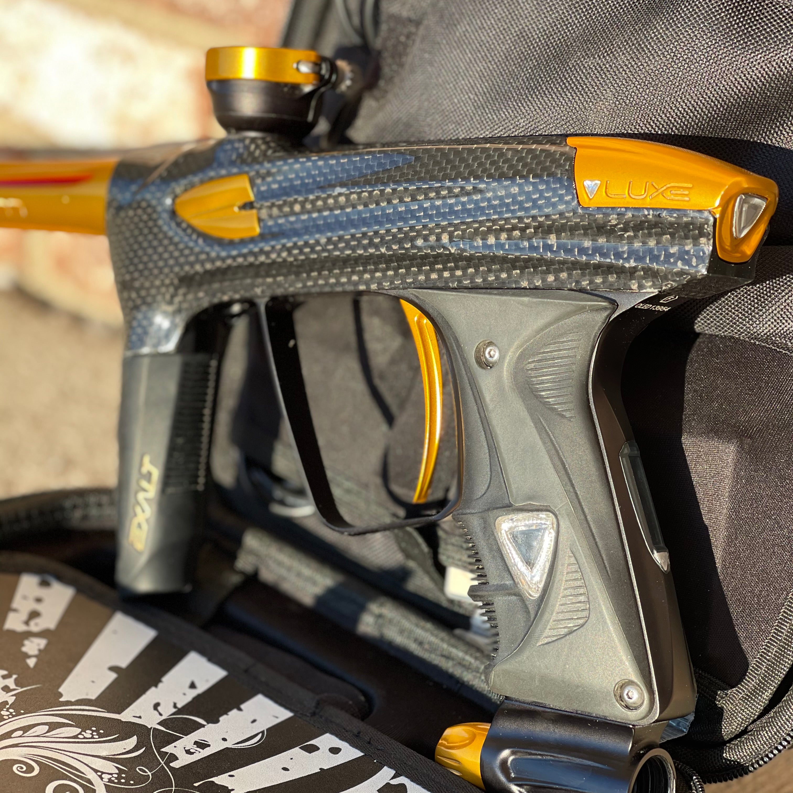 Used DLX Luxe 2.0 Oled Paintball Gun - Carbon / Gold