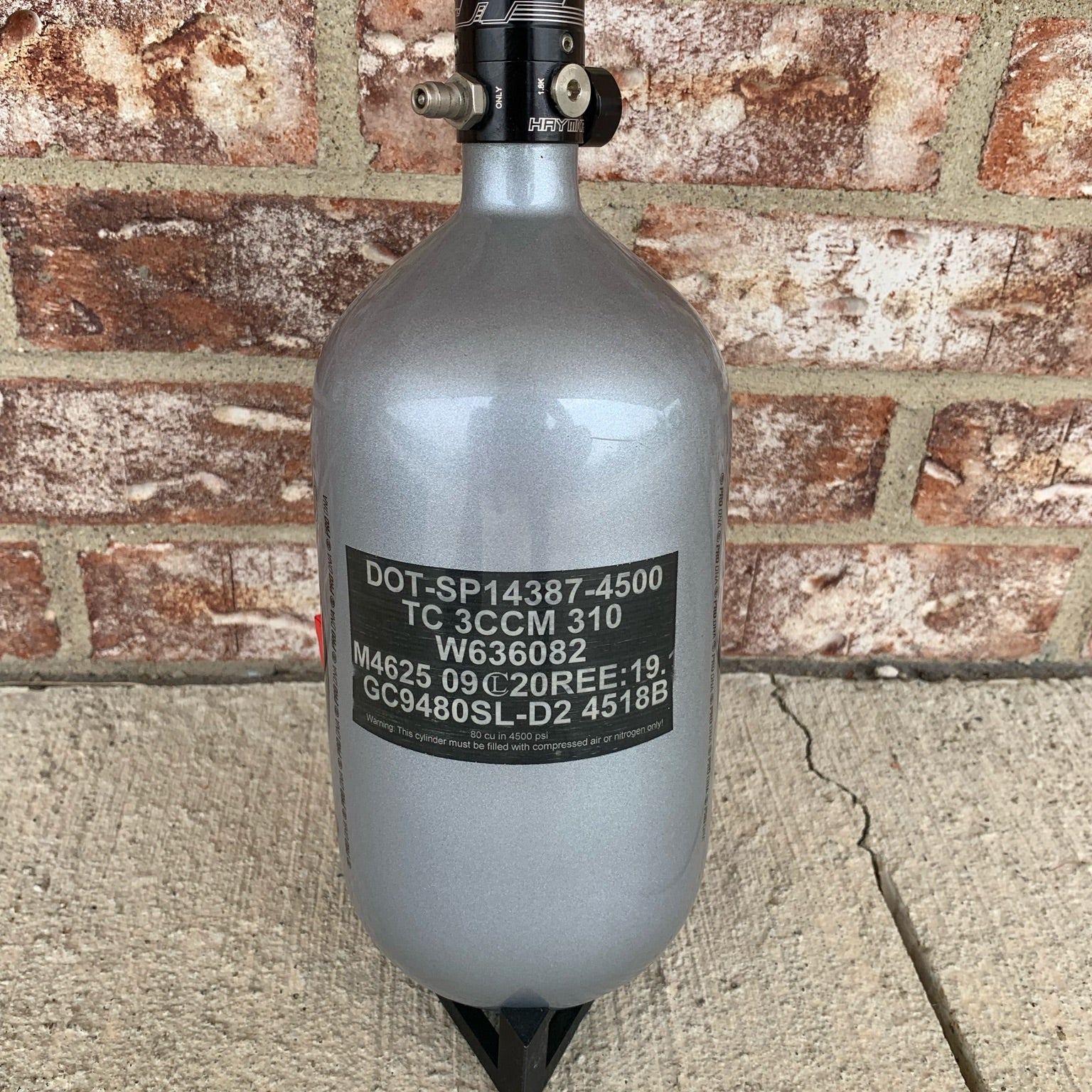 Used Infamous Hyperlight 80/4500 Paintball Tank - Silver w/ JT HAYMKR Regulator & Tank Case