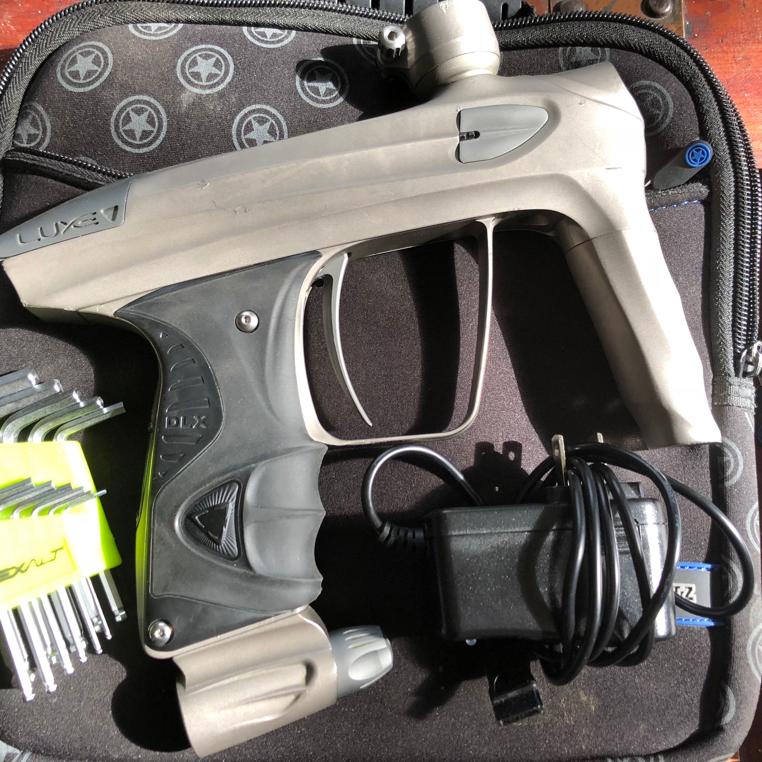Used Dlx Luxe Oled 1 of 1 full ice coating - bolt and body