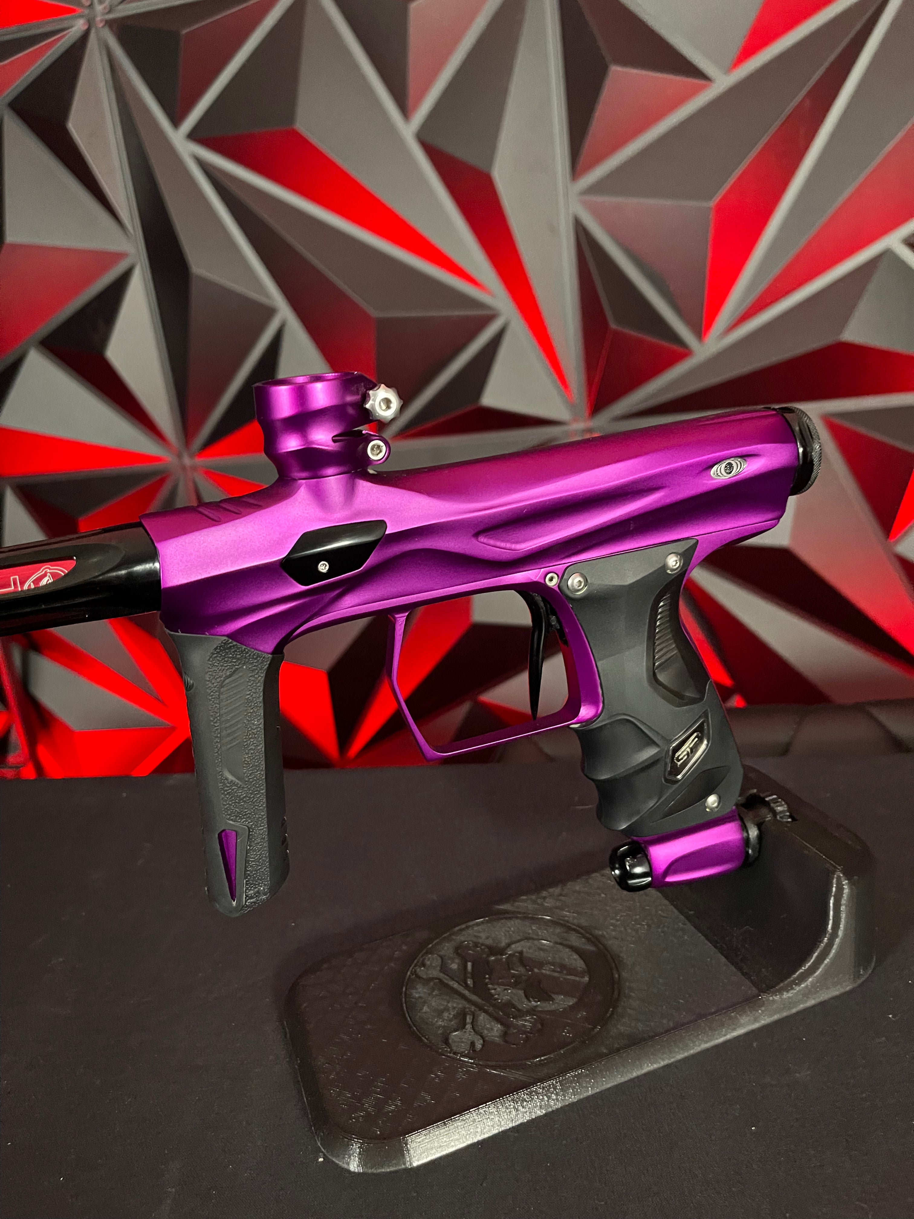 Used Shocker Amp Paintball Gun - Purple / Black