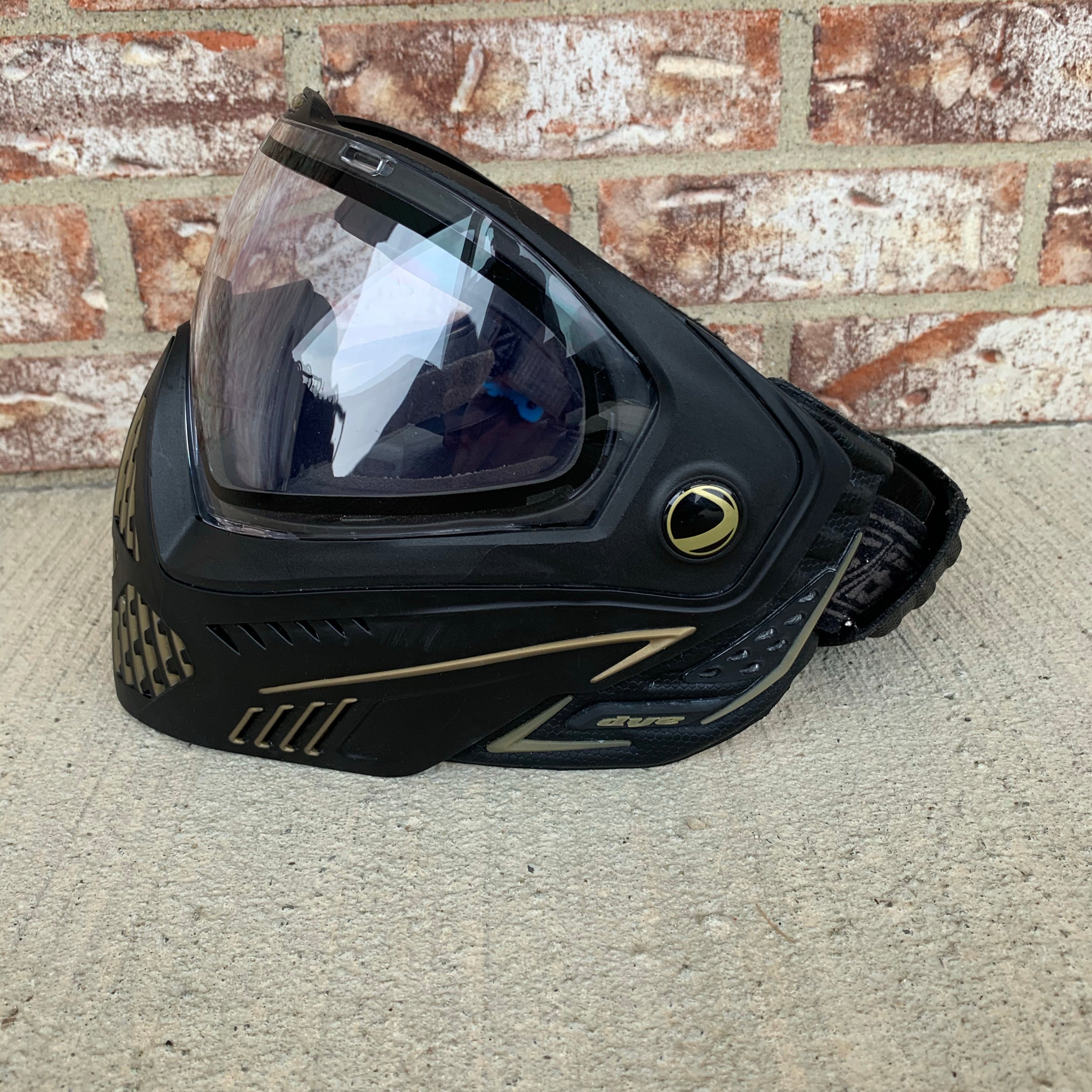 Used Dye I5 Paintball Goggle - Black / Gold
