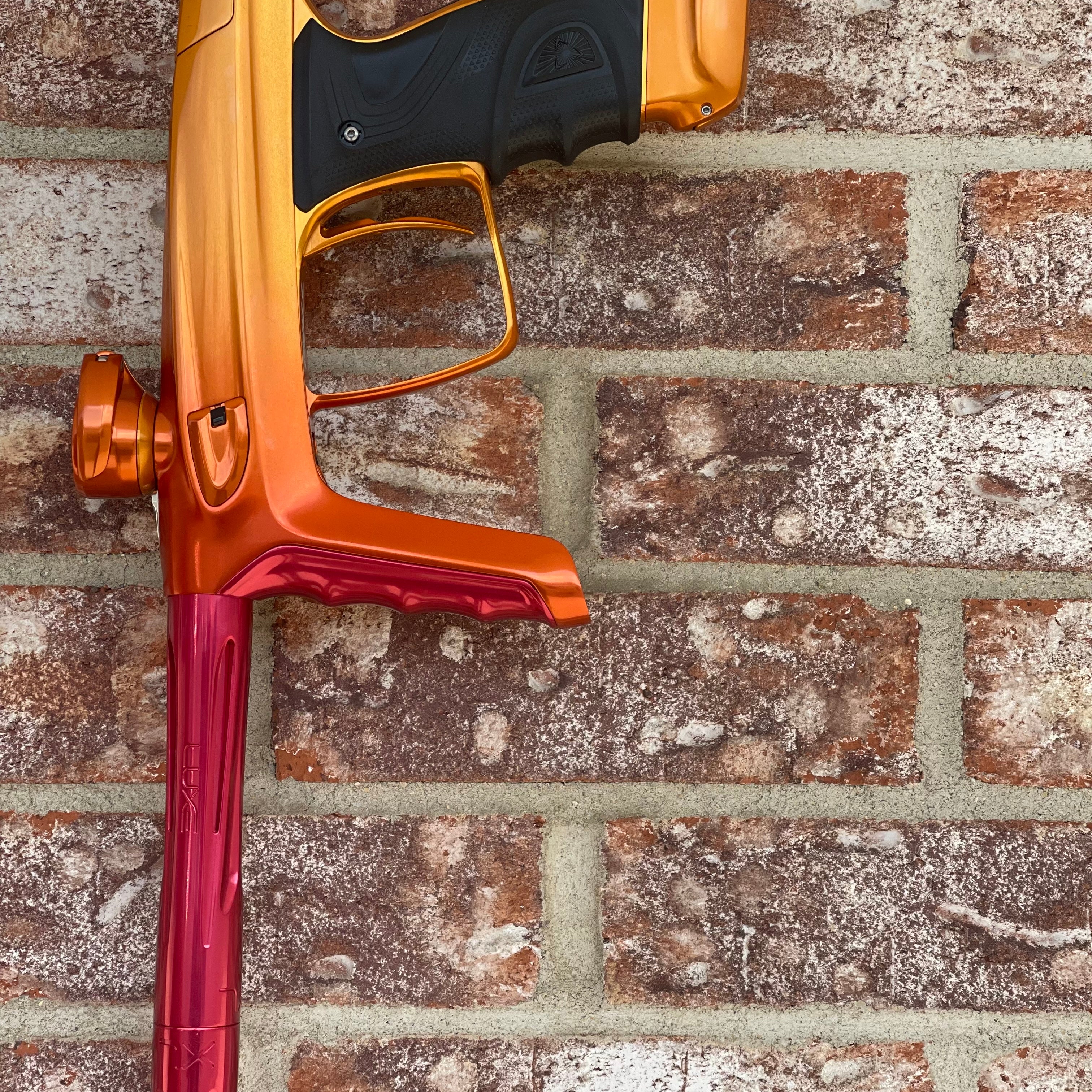 DLX Luxe TM40 Paintball Gun - LE Fade - Sunrise - Orange/Red