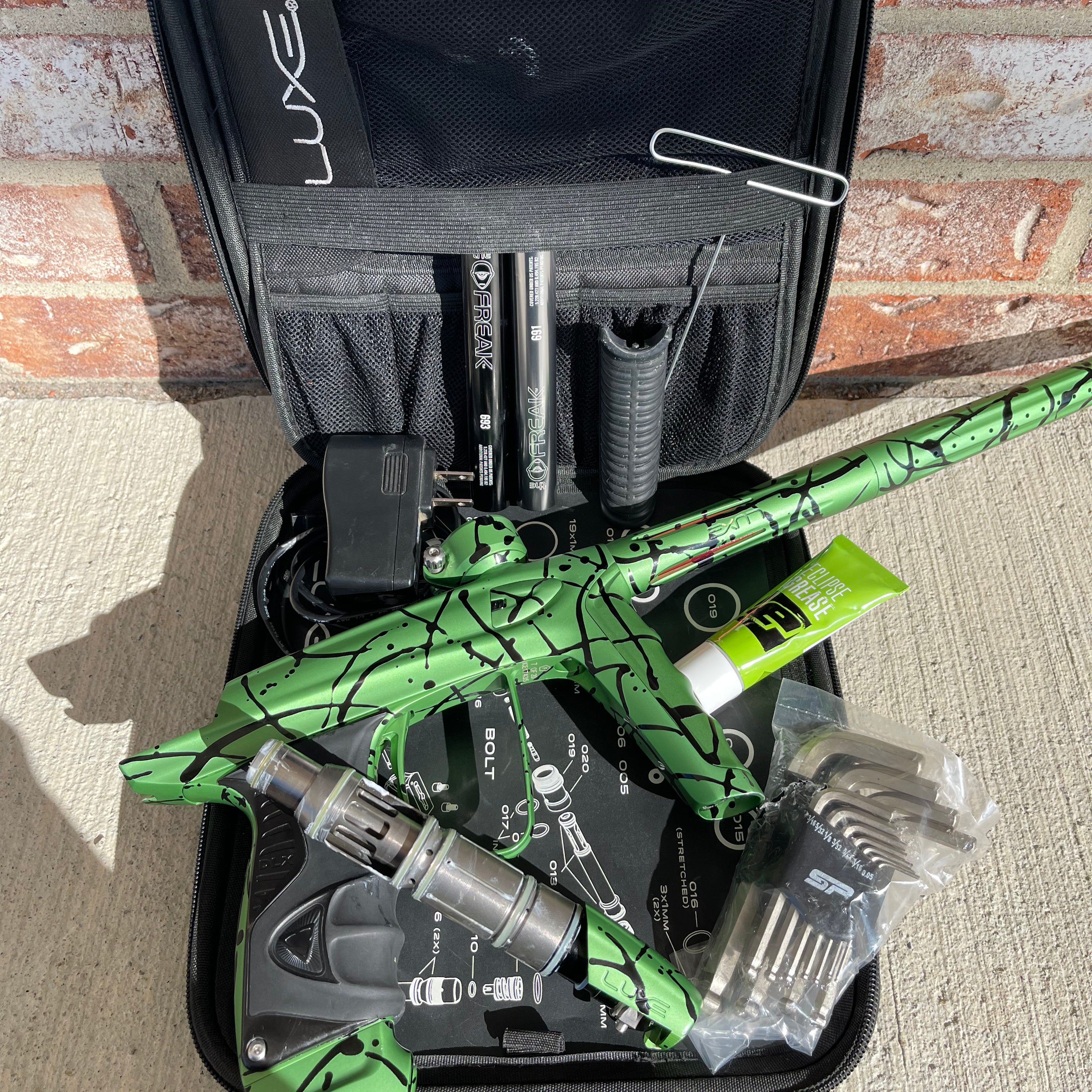 Used DLX Luxe Ice Paintball Gun - LE Dust Green/Black 3D Splash #7 of 20