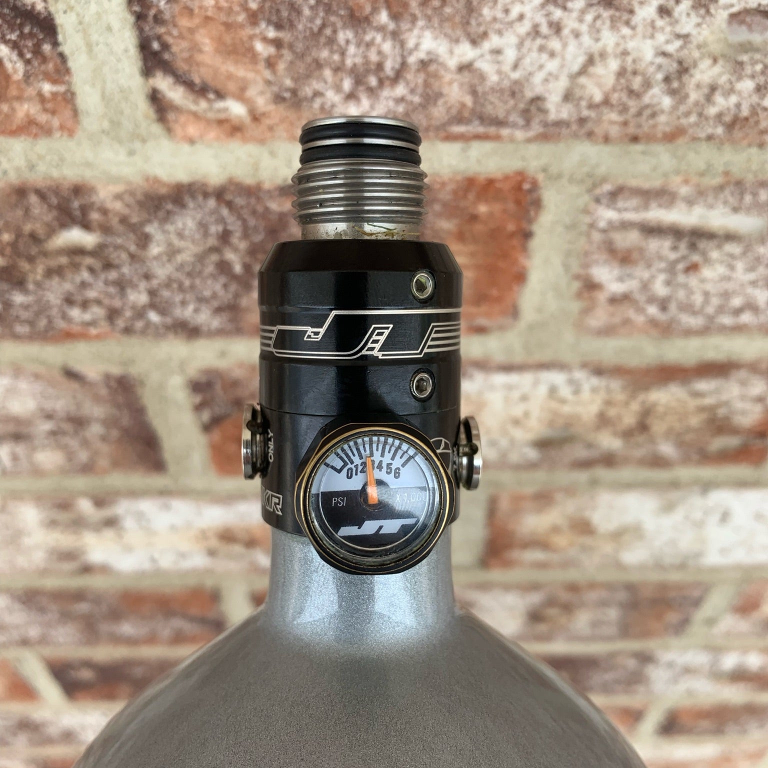 Used Infamous Hyperlight 80/4500 Paintball Tank - Silver w/ JT HAYMKR Regulator & Tank Case