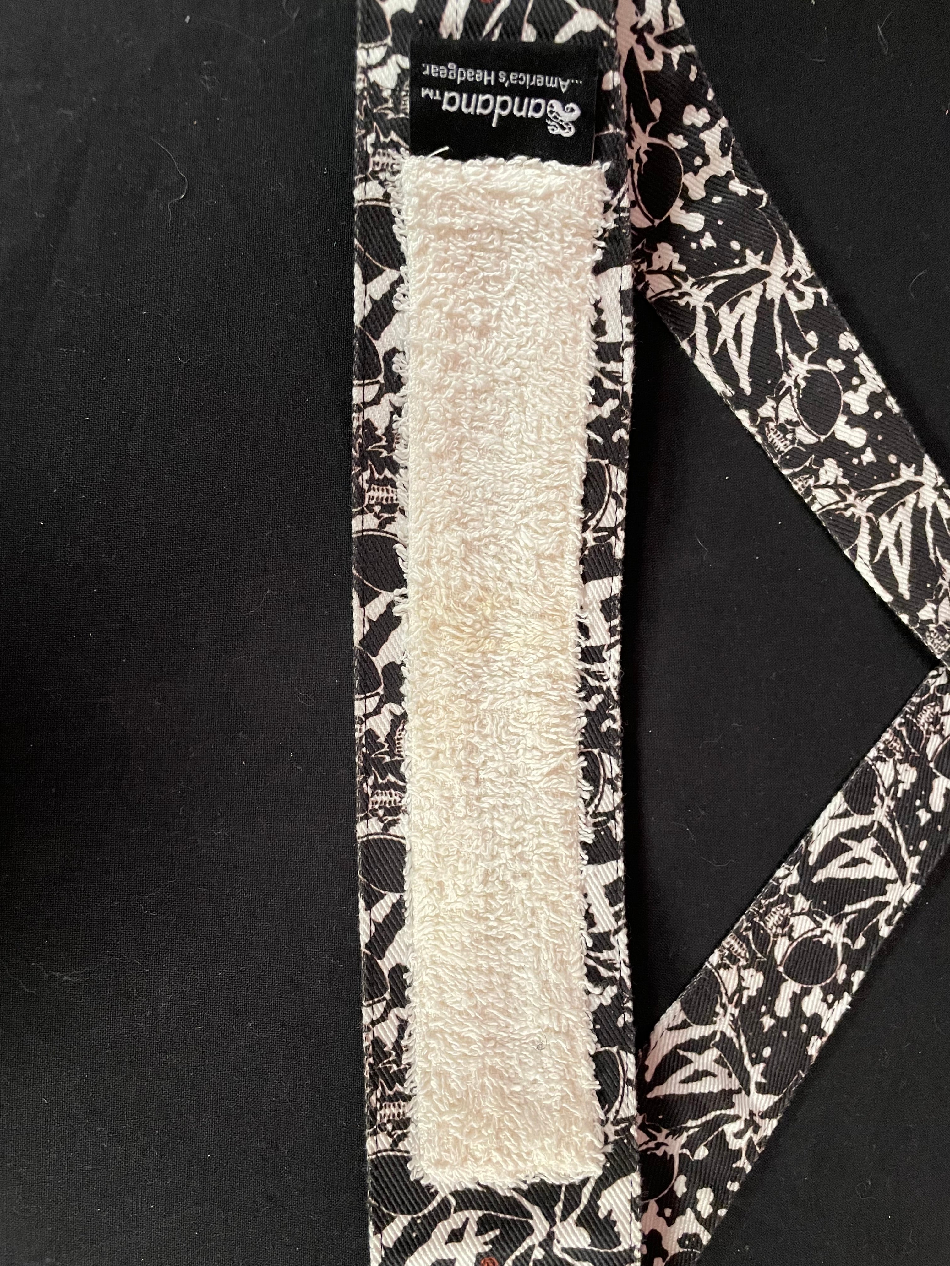 Used Sandana "Flying Skulls" Headband - Black/White