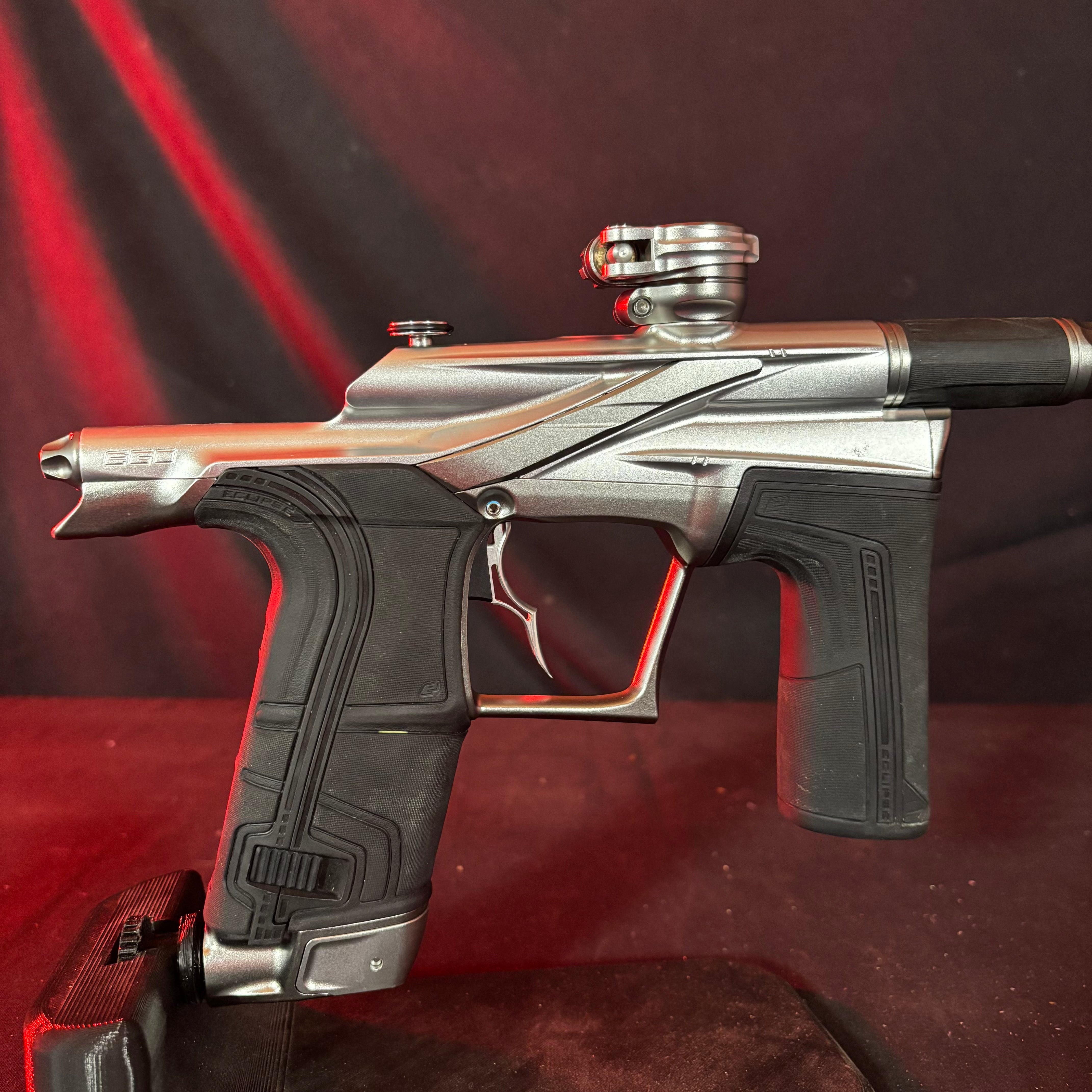 Used Planet Eclipse LV2 Paintball Gun - Silver/Light Grey
