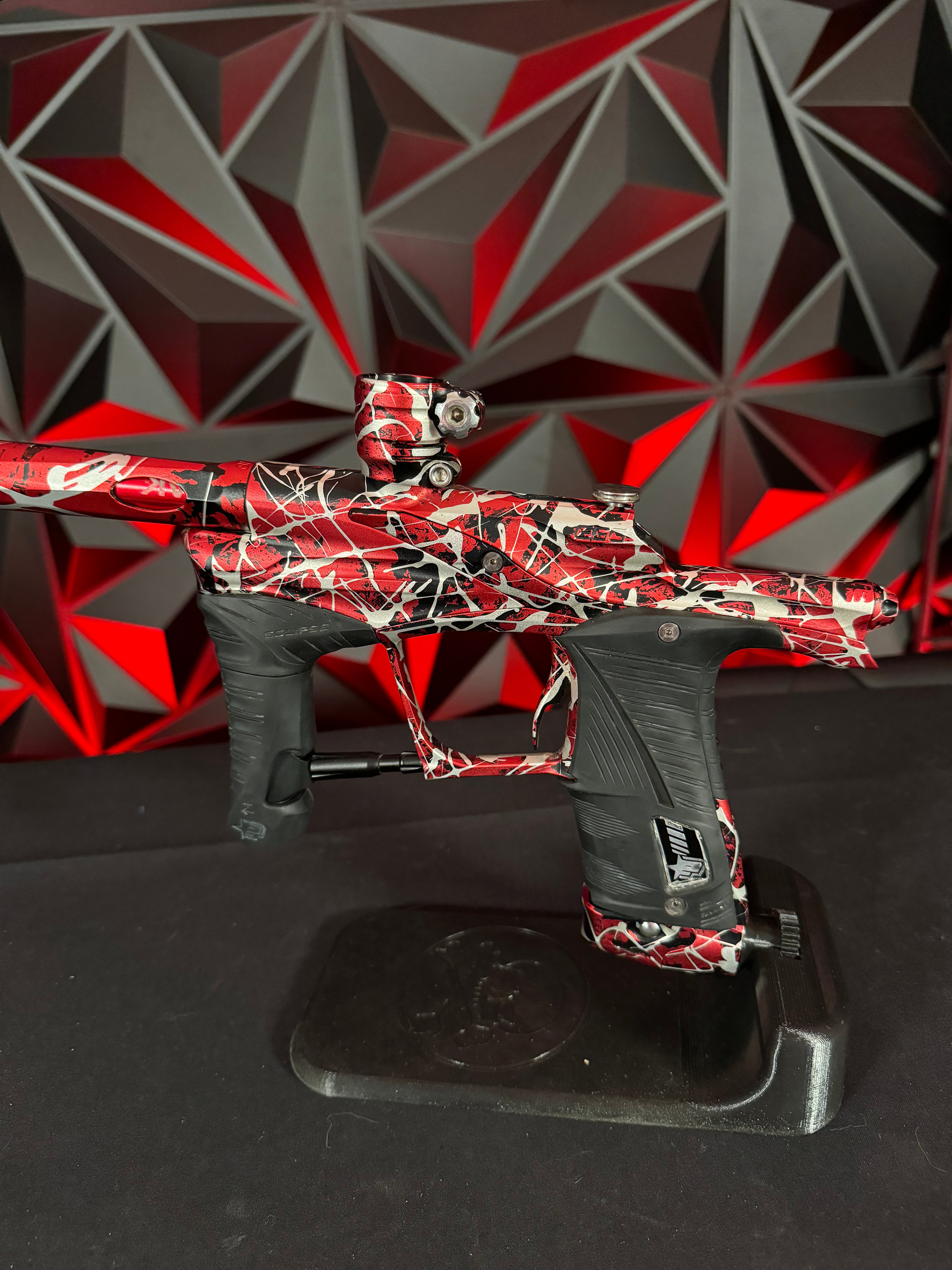 Used Planet Eclipse LV1 Paintball Gun - Red/Black/Silver Splash