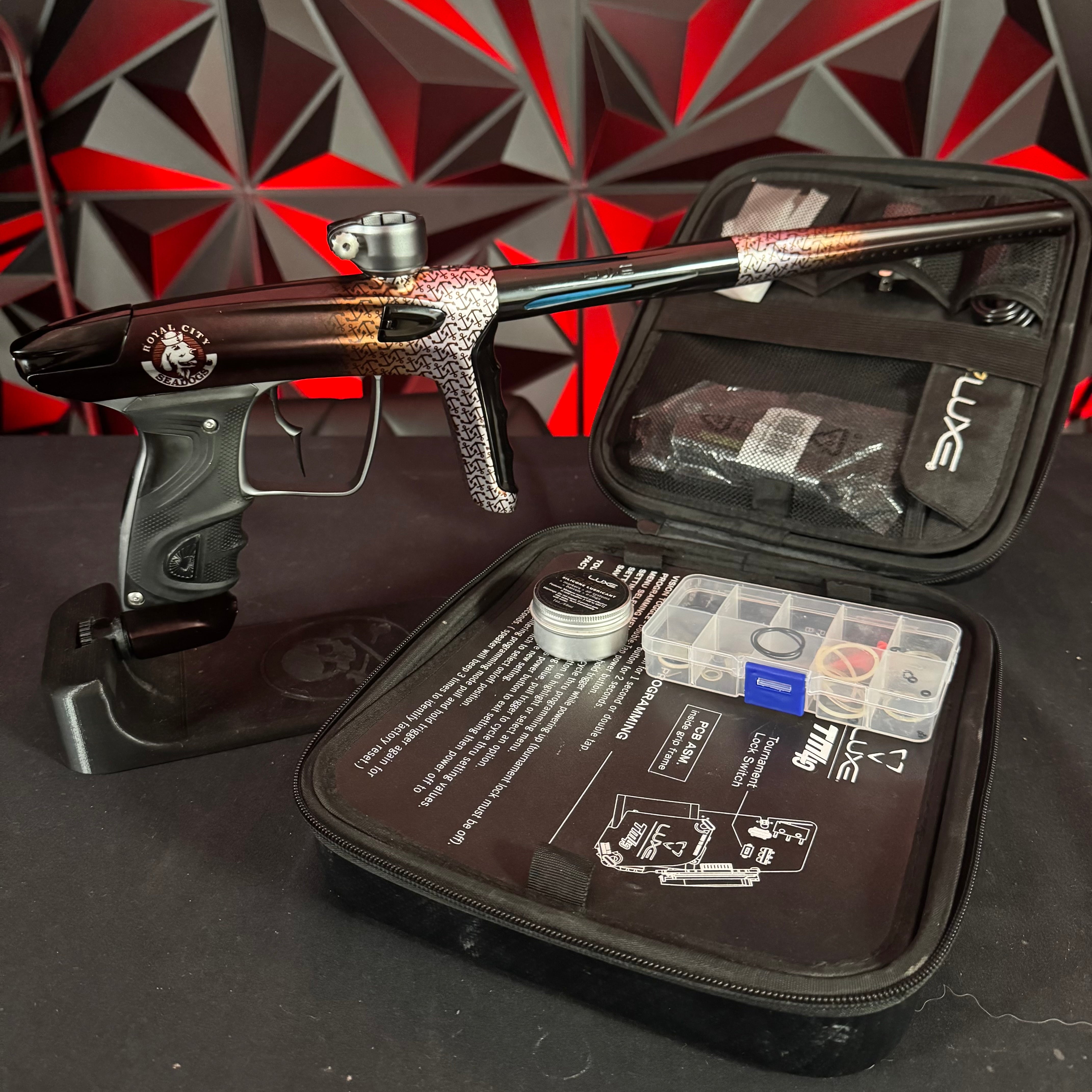 Used DLX TM40 Paintball Gun - LE RC Seadogs