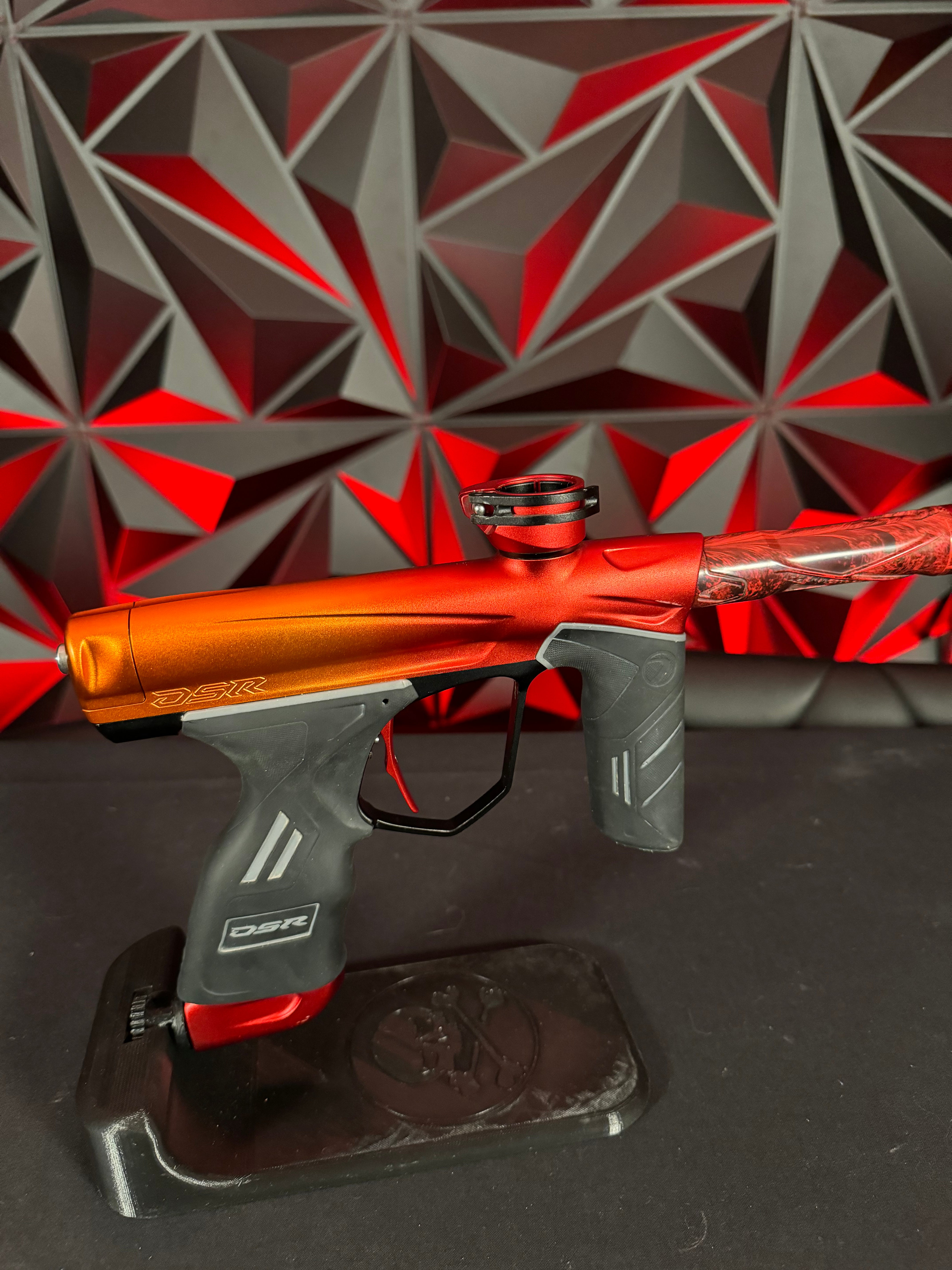 Used Dye DSR Paintball Gun - Orange/Red Fade (Tequila Sunrise) w/Flex Face Bolt/Flex Flow Can, Carbon IC Barrel