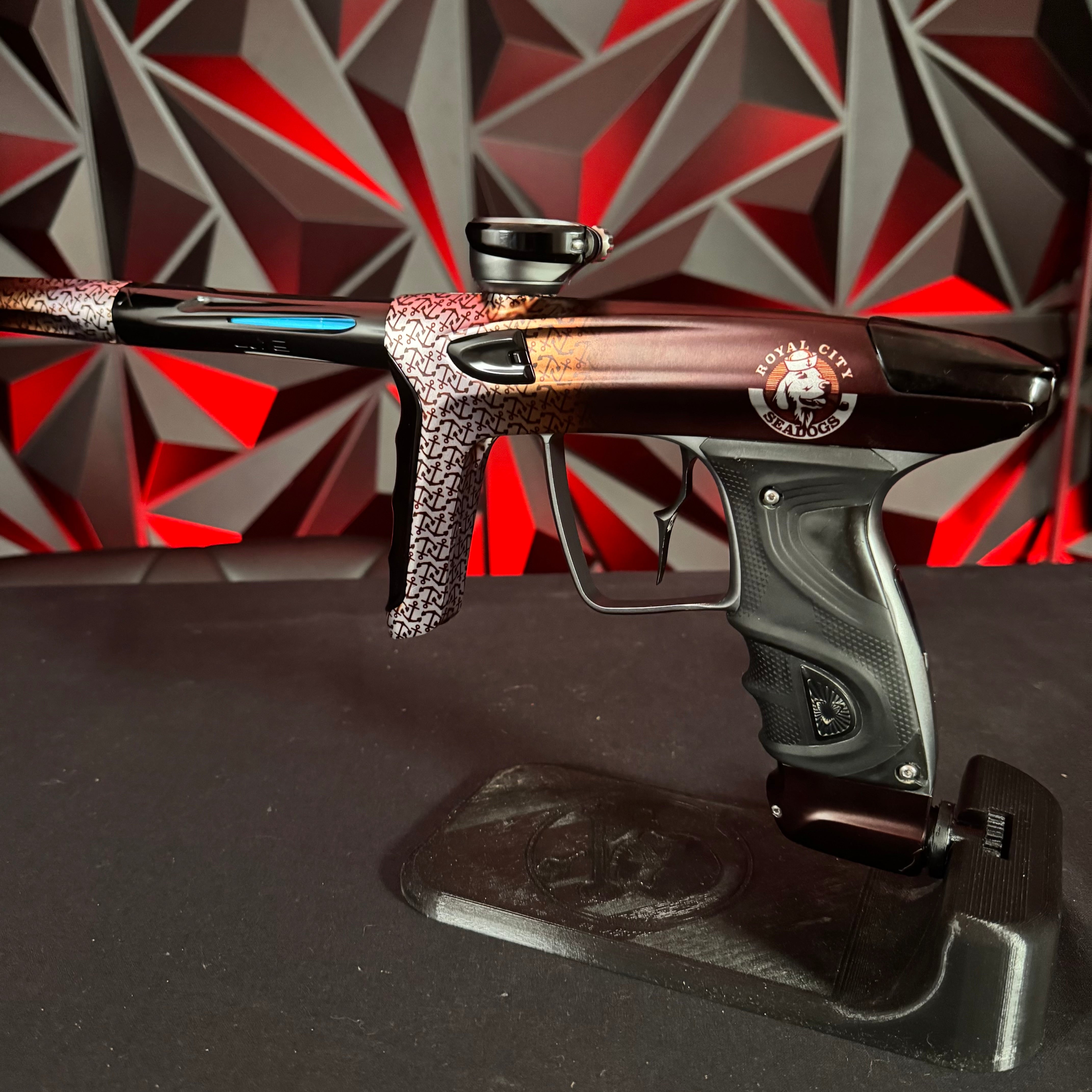 Used DLX TM40 Paintball Gun - LE RC Seadogs